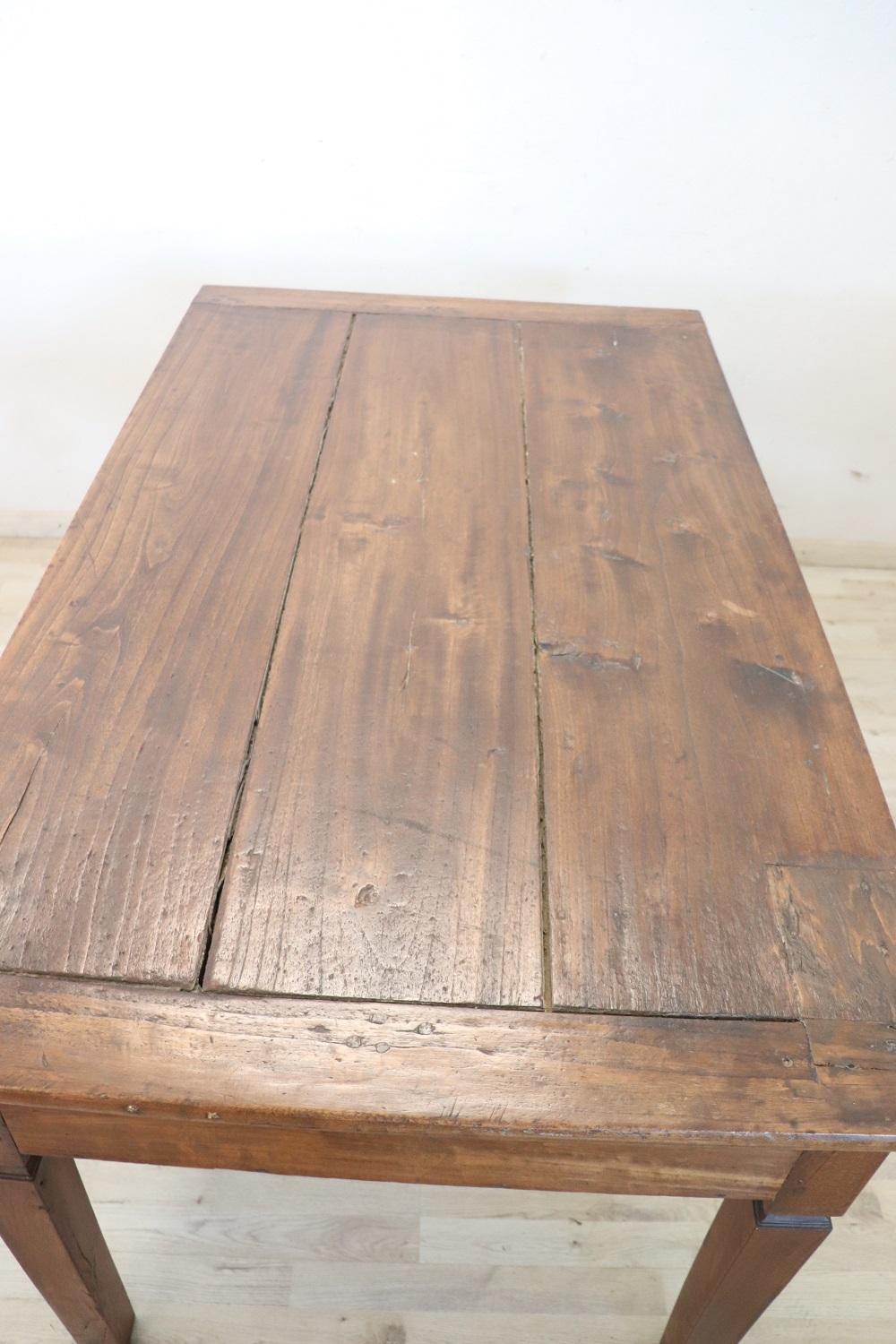 19th Century Italian Rustic Kitchen Table or Writing Table in Poplar Wood  For Sale 4