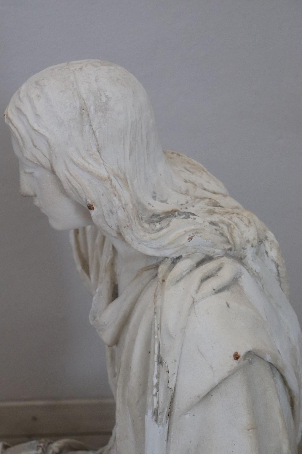 19th Century Italian Sculpture in Plaster Young Girl on a Wooden Base 5