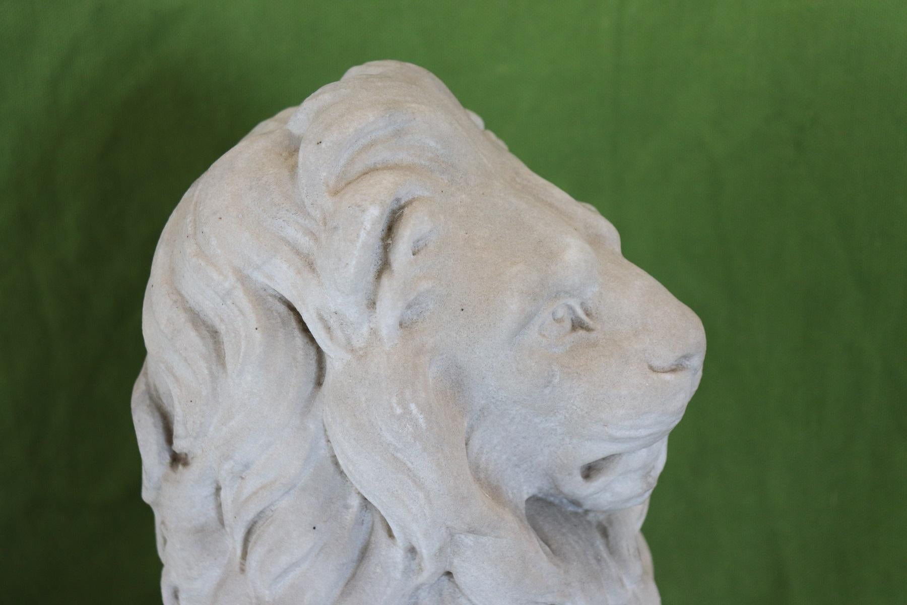 19th Century Italian Sculpture in White Marble of Carrara Pair of Lions 13