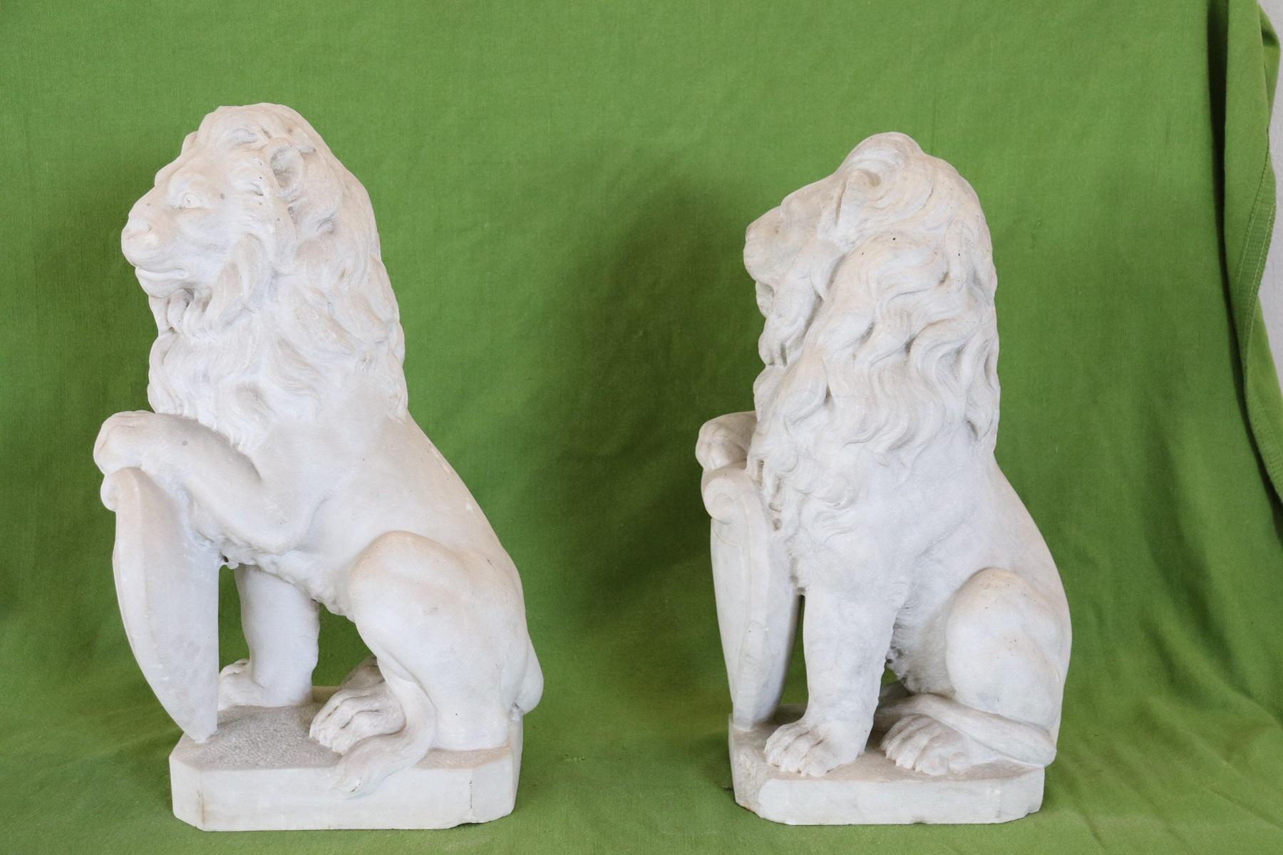 19th Century Italian Sculpture in White Marble of Carrara Pair of Lions 4