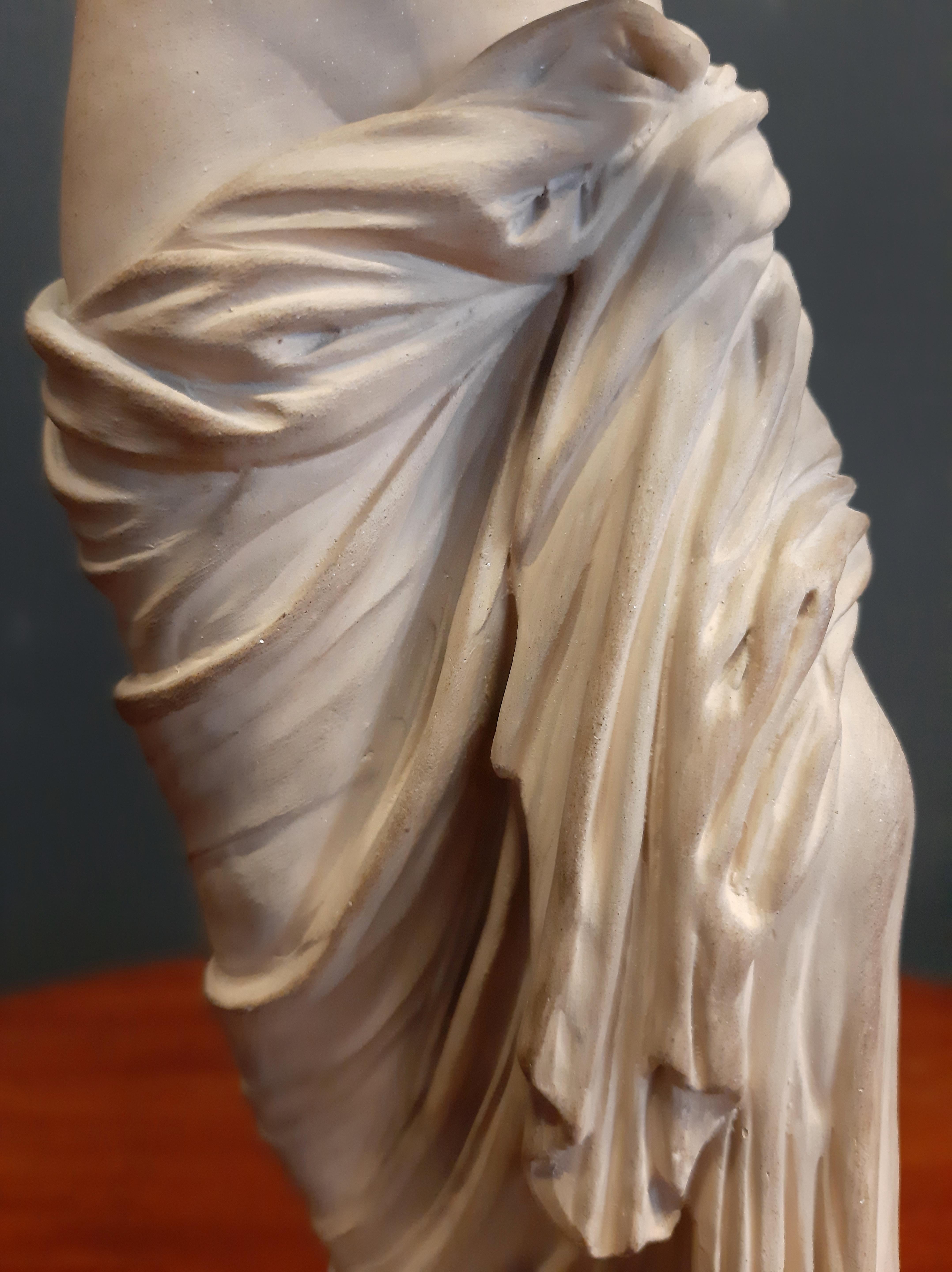 Italienische Skulptur des 19. Jahrhunderts, Venus von Capua, Terrakotta, Chiurazzi (Neoklassisch) im Angebot