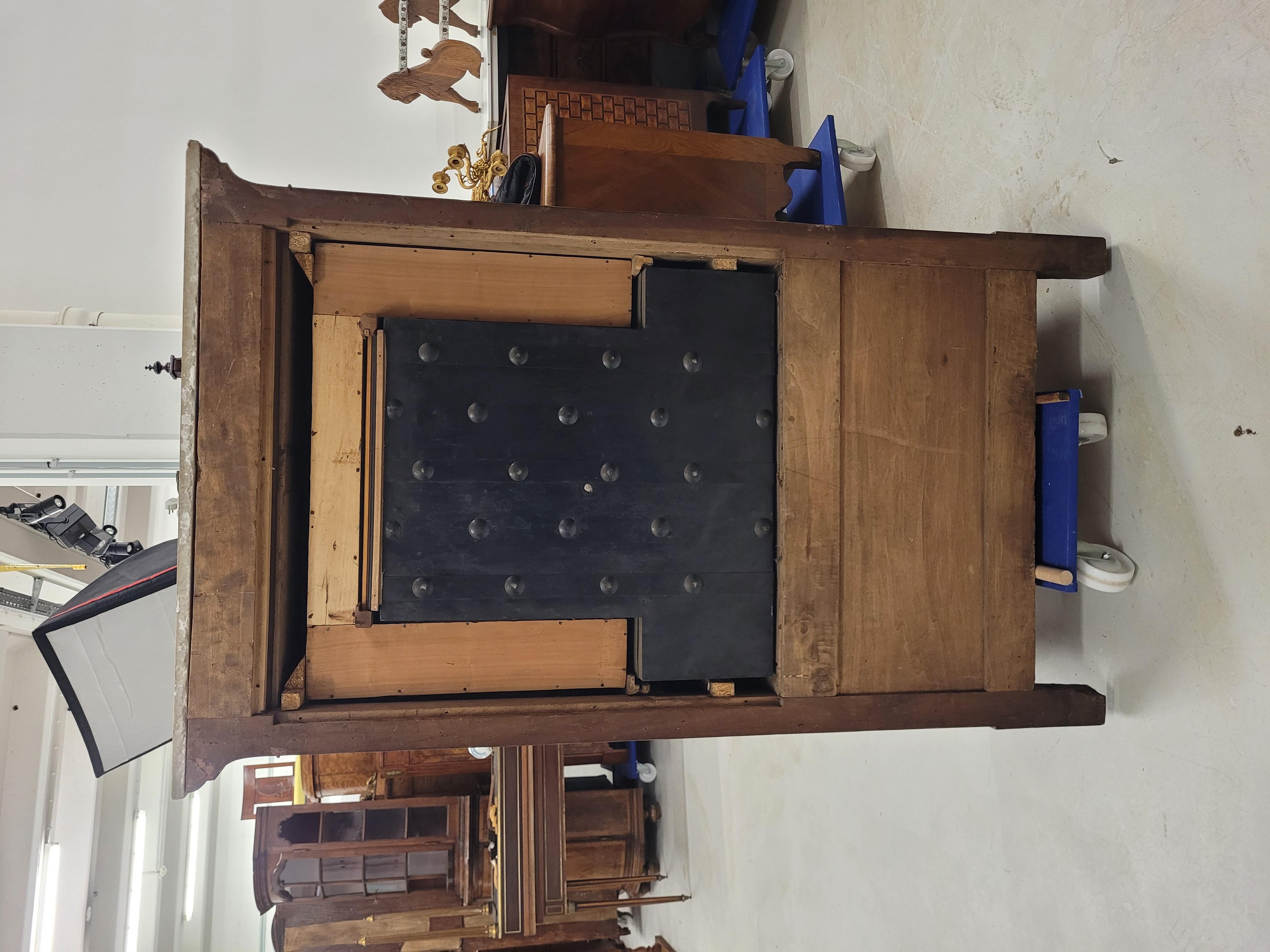 Secretaire italiano del siglo XIX con caja de seguridad, hacia 1840 en venta 9
