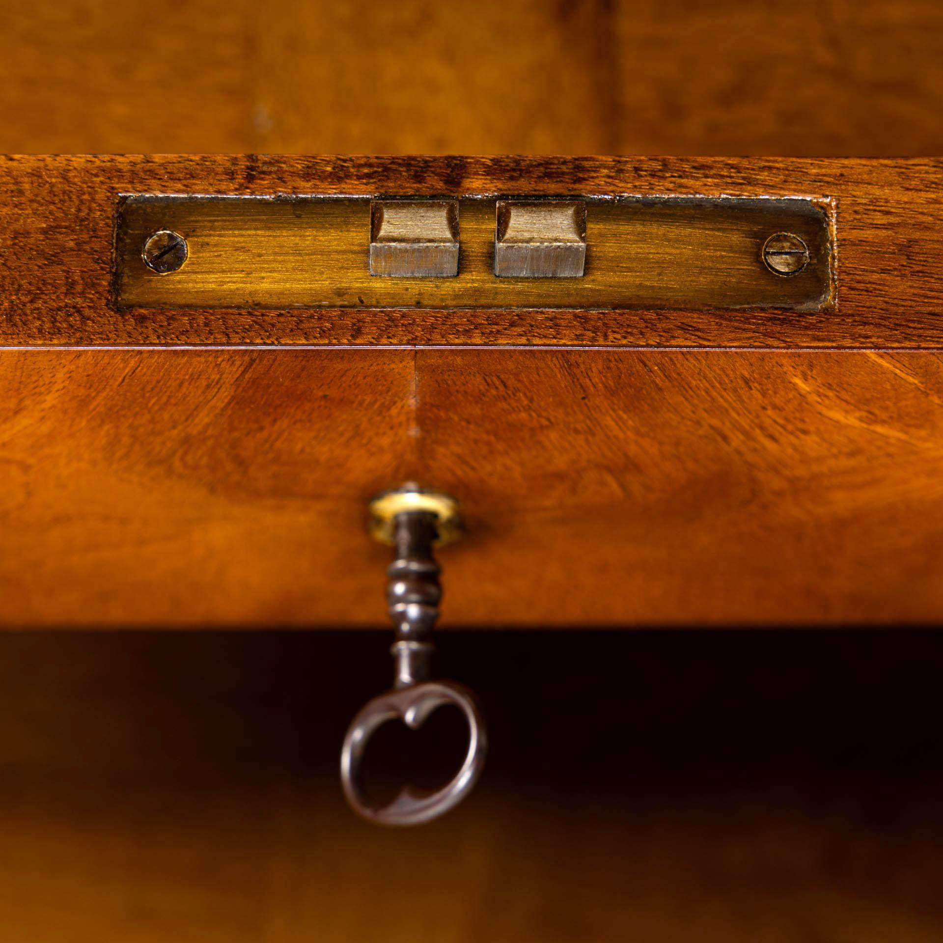 Secretaire italiano del siglo XIX con caja de seguridad, hacia 1840 en venta 11
