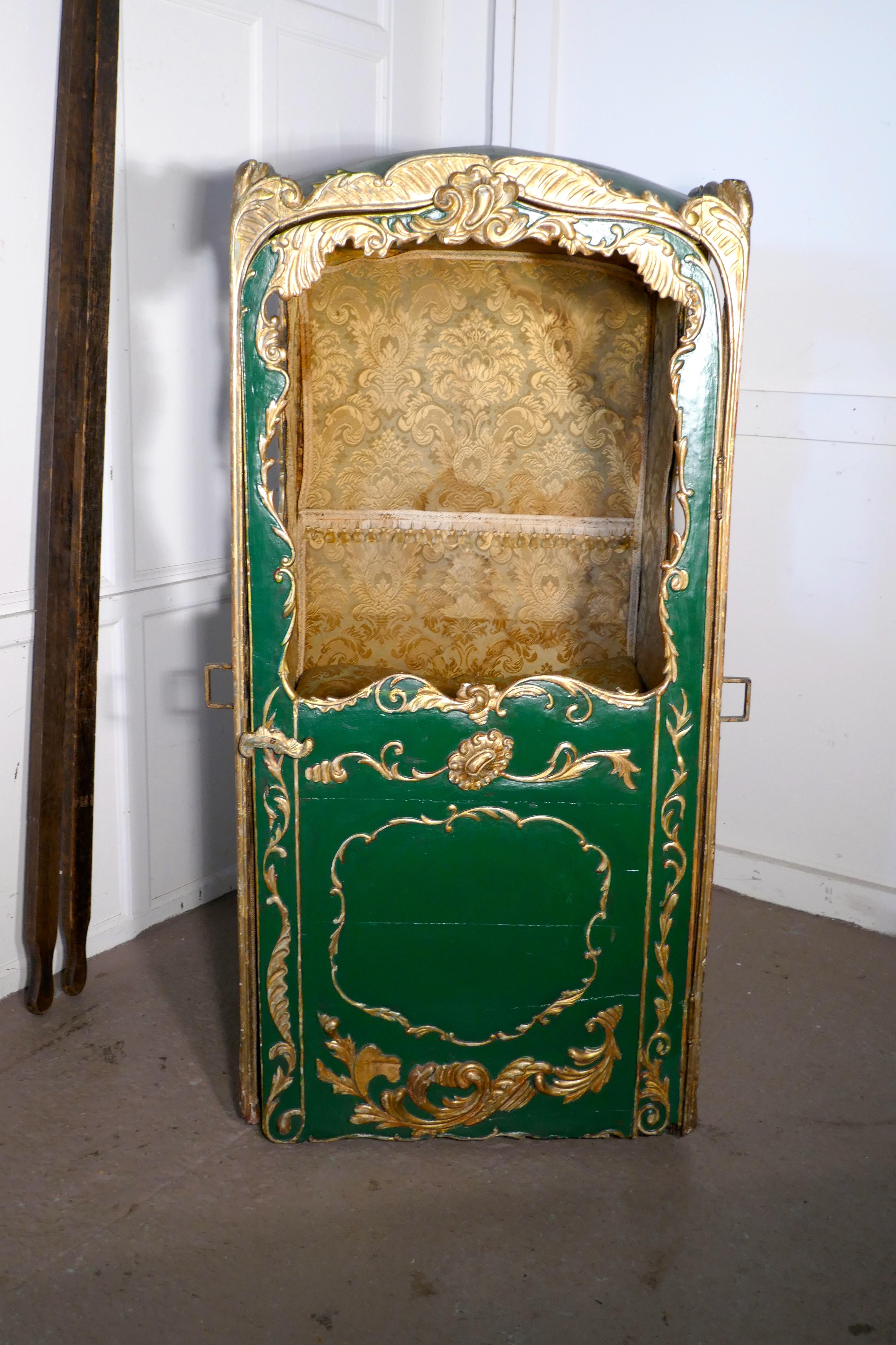 Baroque Chaise de Sedan italienne du 19ème siècle      en vente