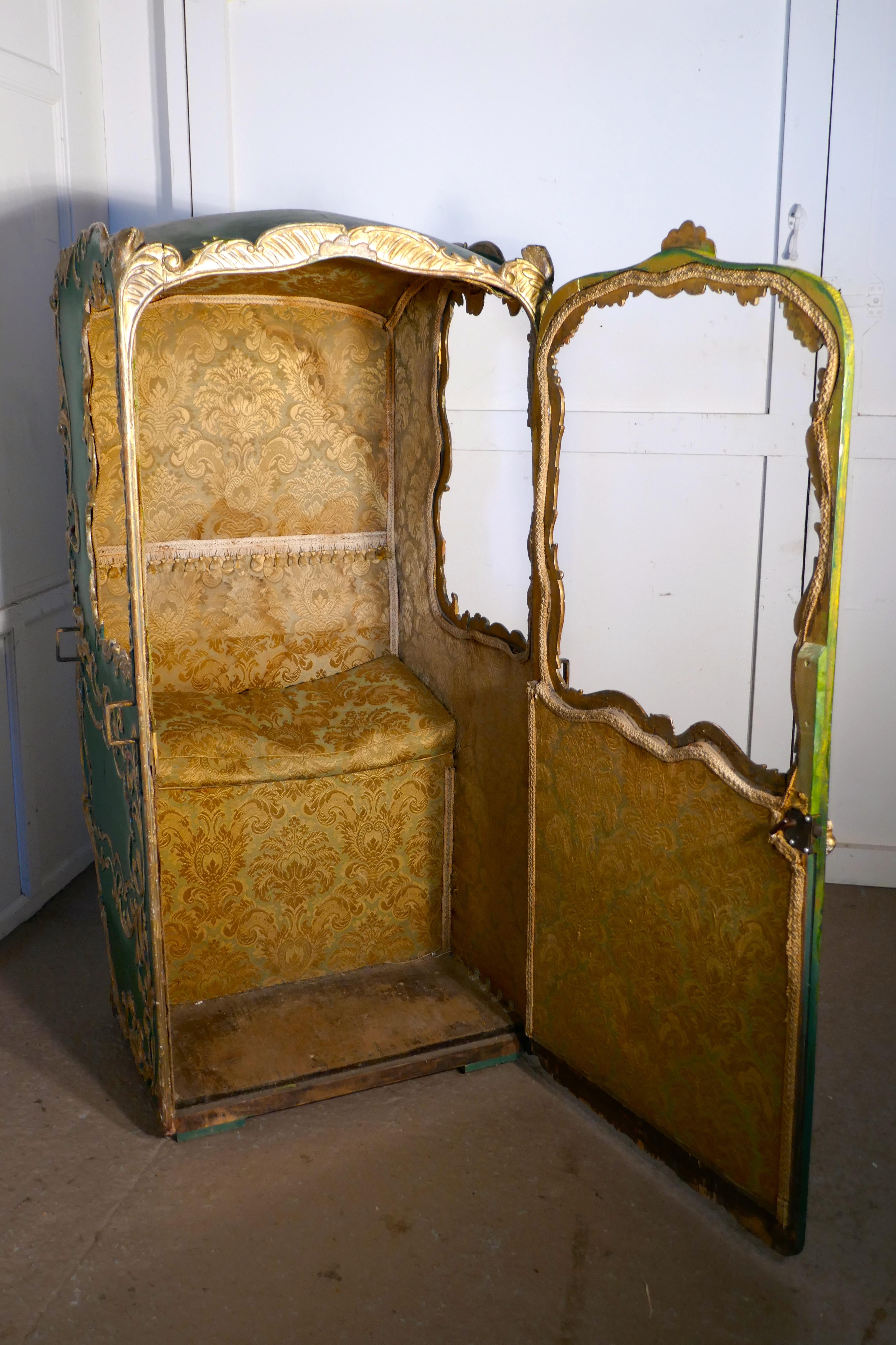 19th Century Italian Sedan Chair      In Good Condition For Sale In Chillerton, Isle of Wight