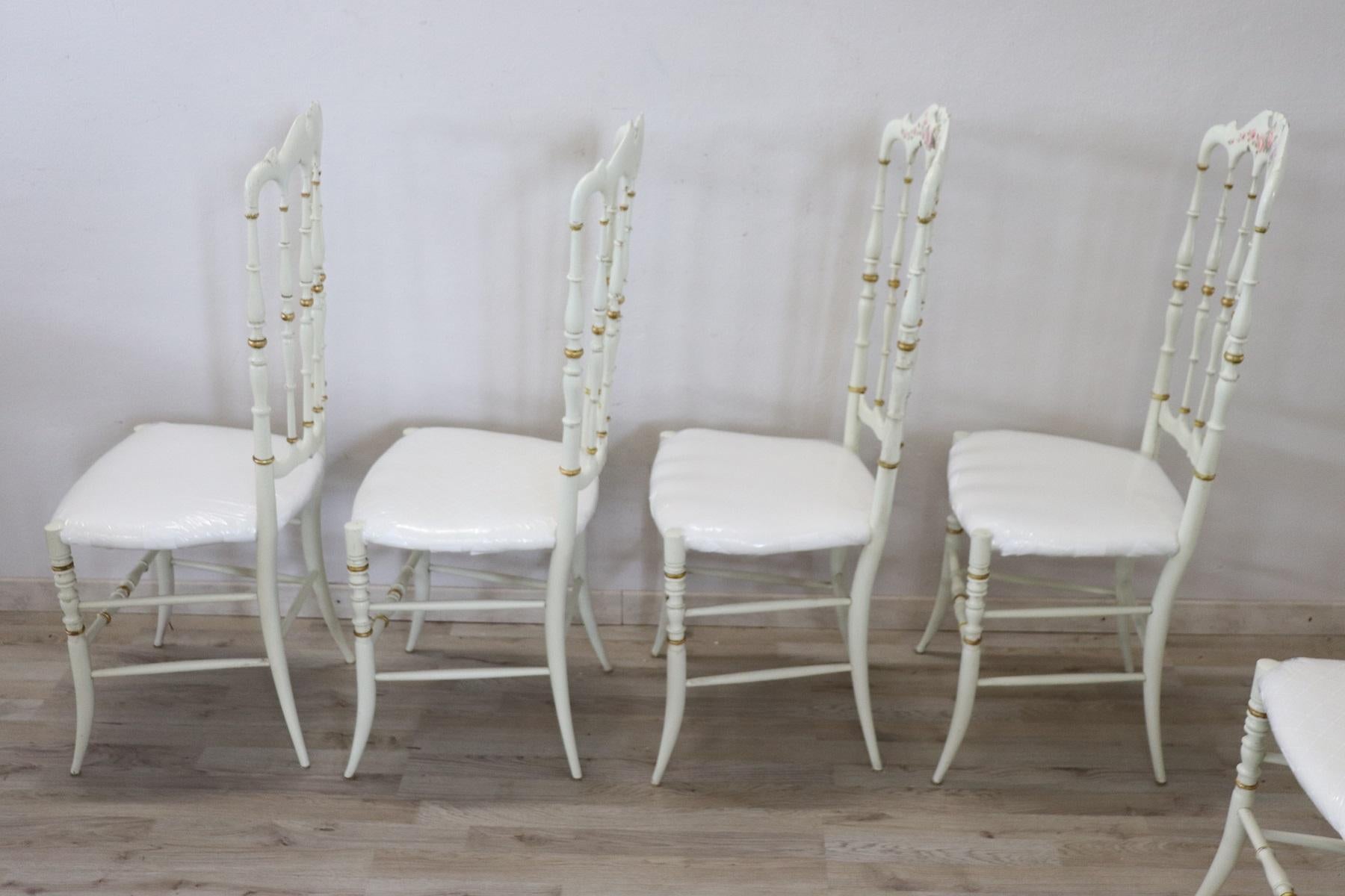 19th Century Italian Set of eight Turned and Lacquered Famous Chiavari Chairs 10
