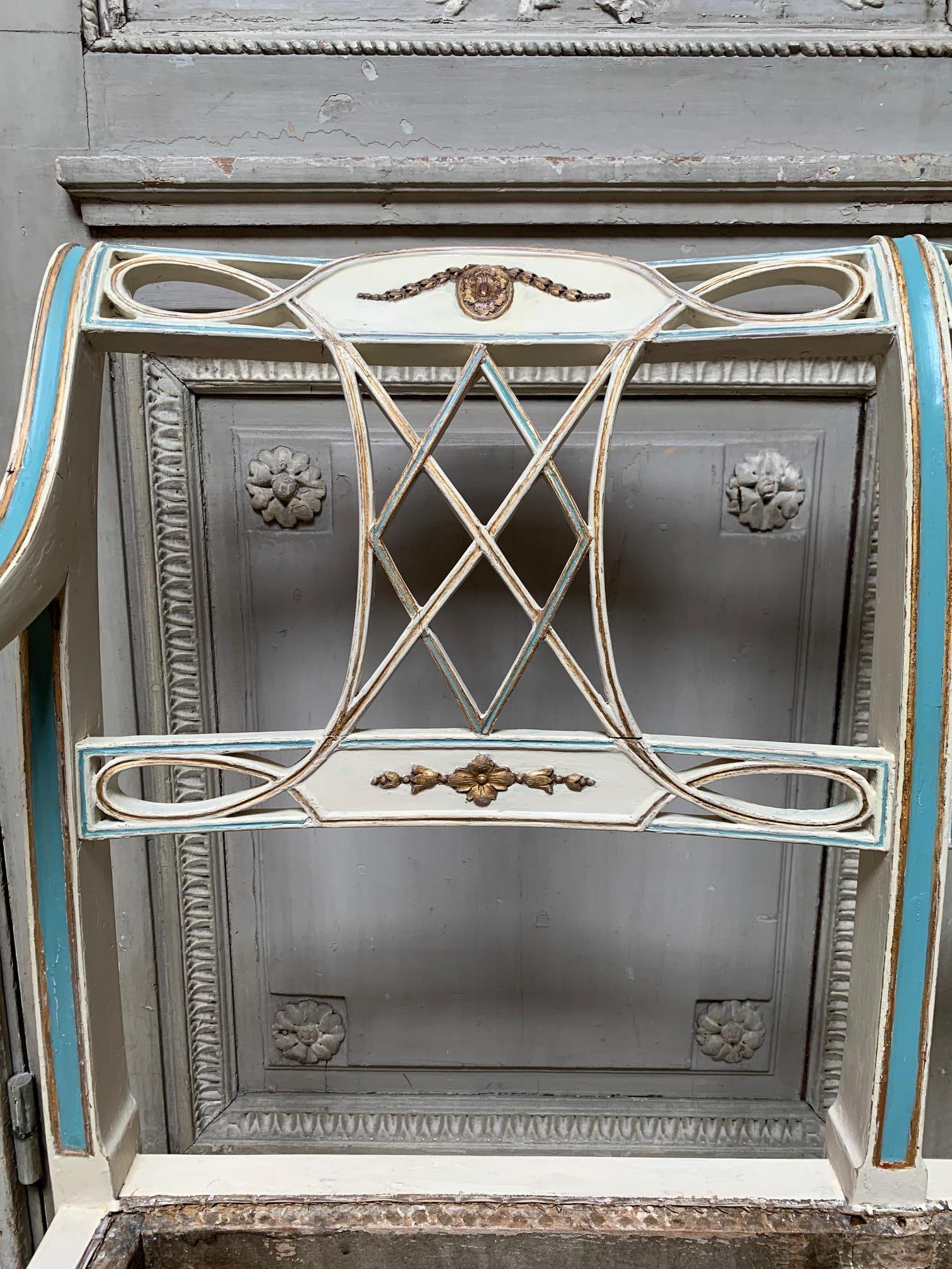 19th Century Italian Settee with a White, Blue and Gold Leaf Finish For Sale 1