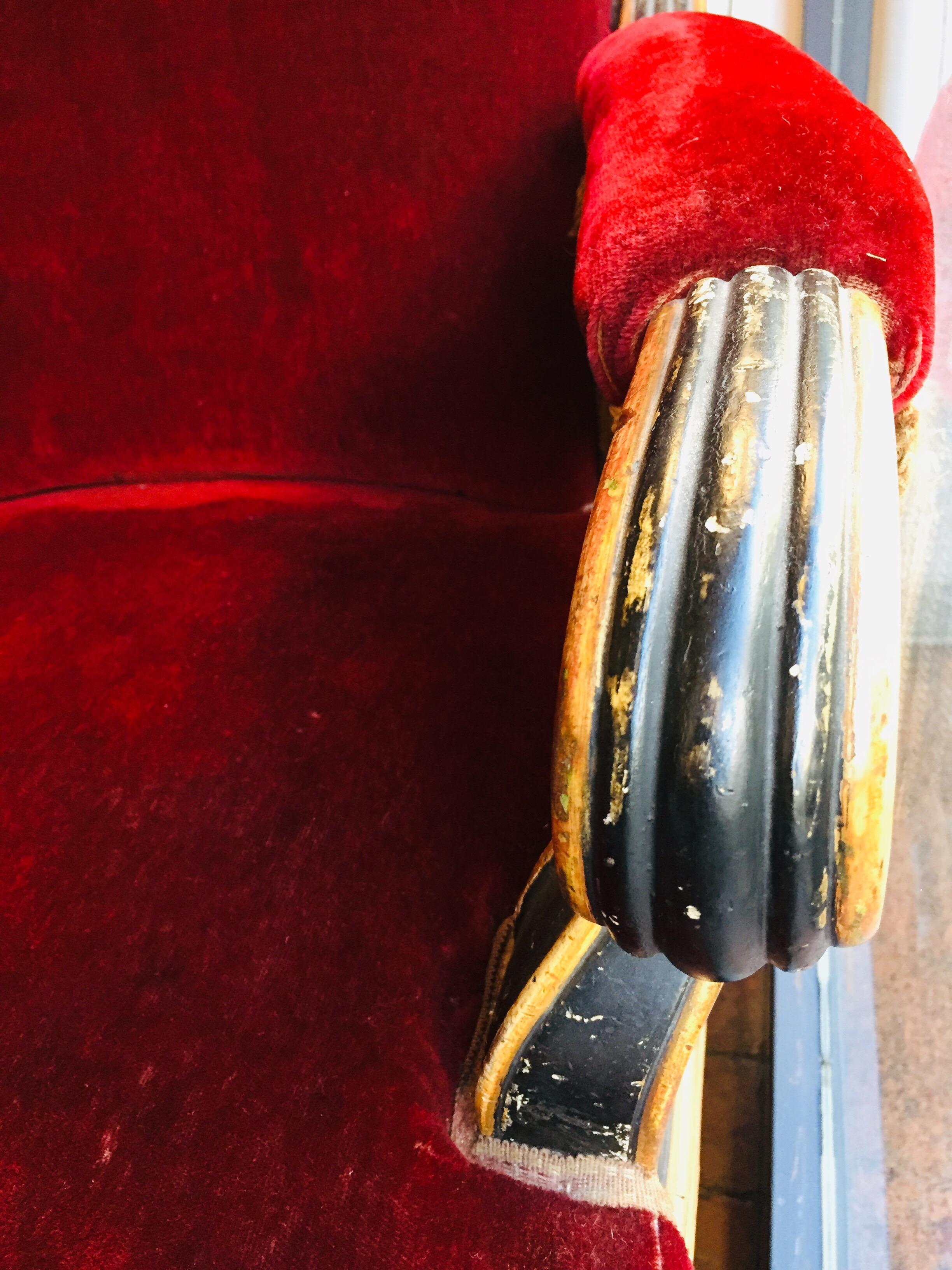 Fauteuil sicilien italien du 19ème siècle et repose-pieds en velours rouge doré en vente 5