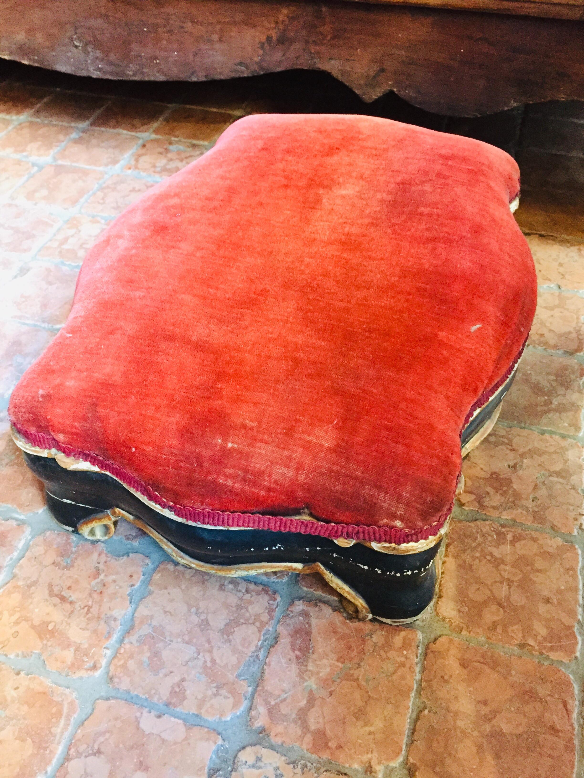 19th Century Italian Sicilian Armchair and Footrest Red Velvet Gilt Details For Sale 3