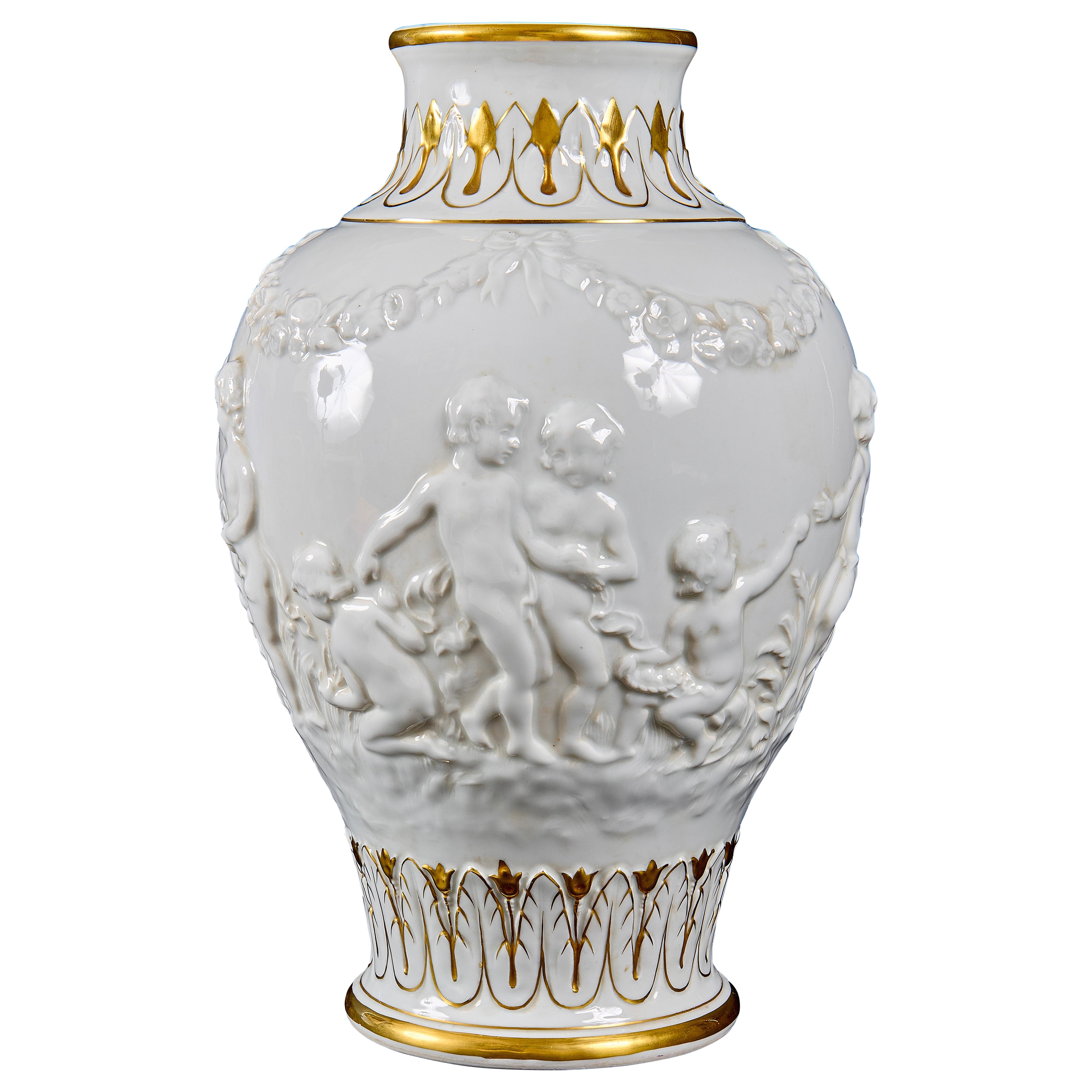 Beautiful white glazed ceramic vase from the famous Italian manufacturer Capodimonte.
Decorated in pure gold.
Signed on the base.

This artwork, never before on the market, comes from an important private collection 



Every item of our Gallery,