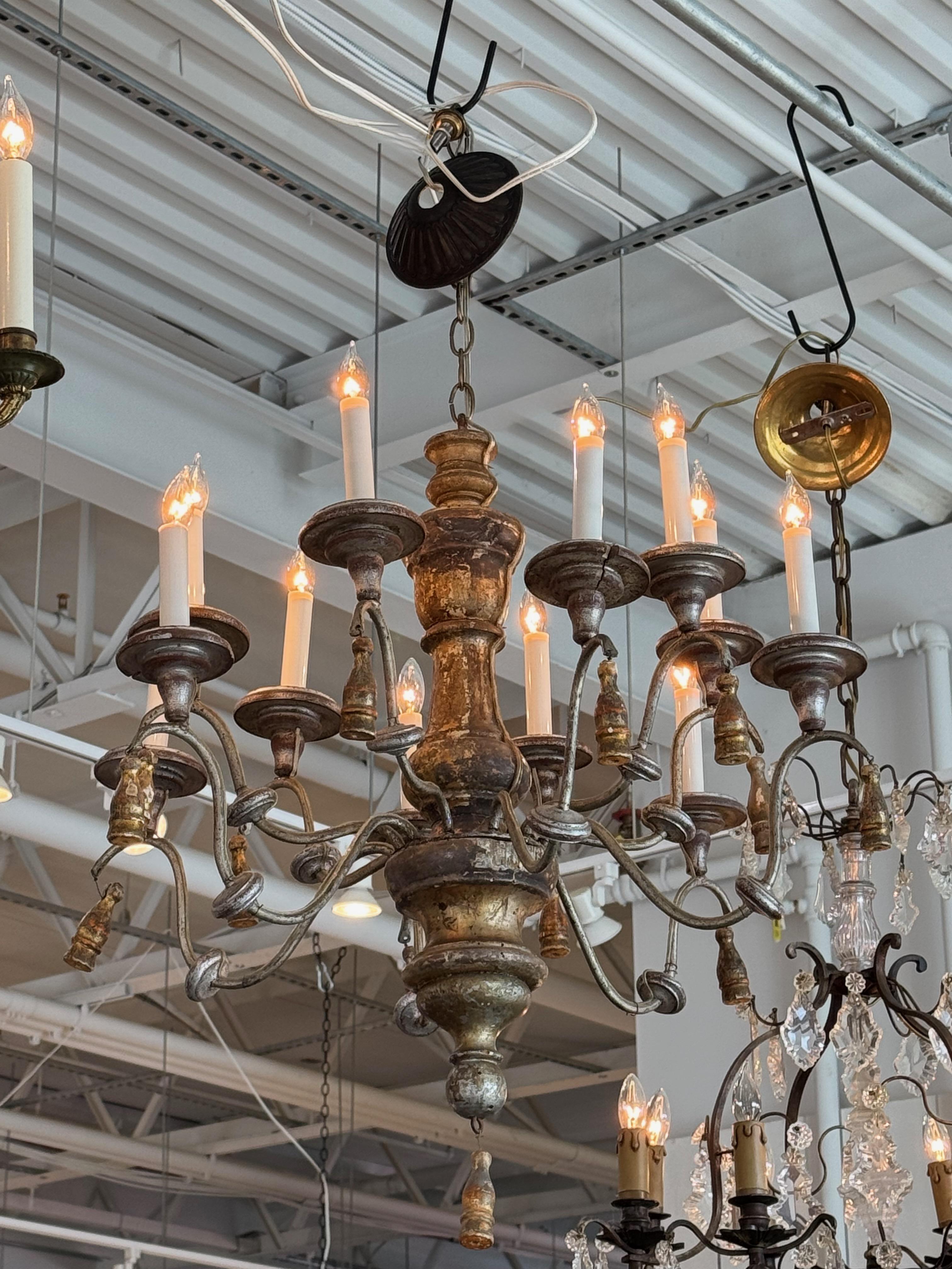 Lampadario italiano in argento dorato del XIX secolo In condizioni buone in vendita a Charlottesville, VA