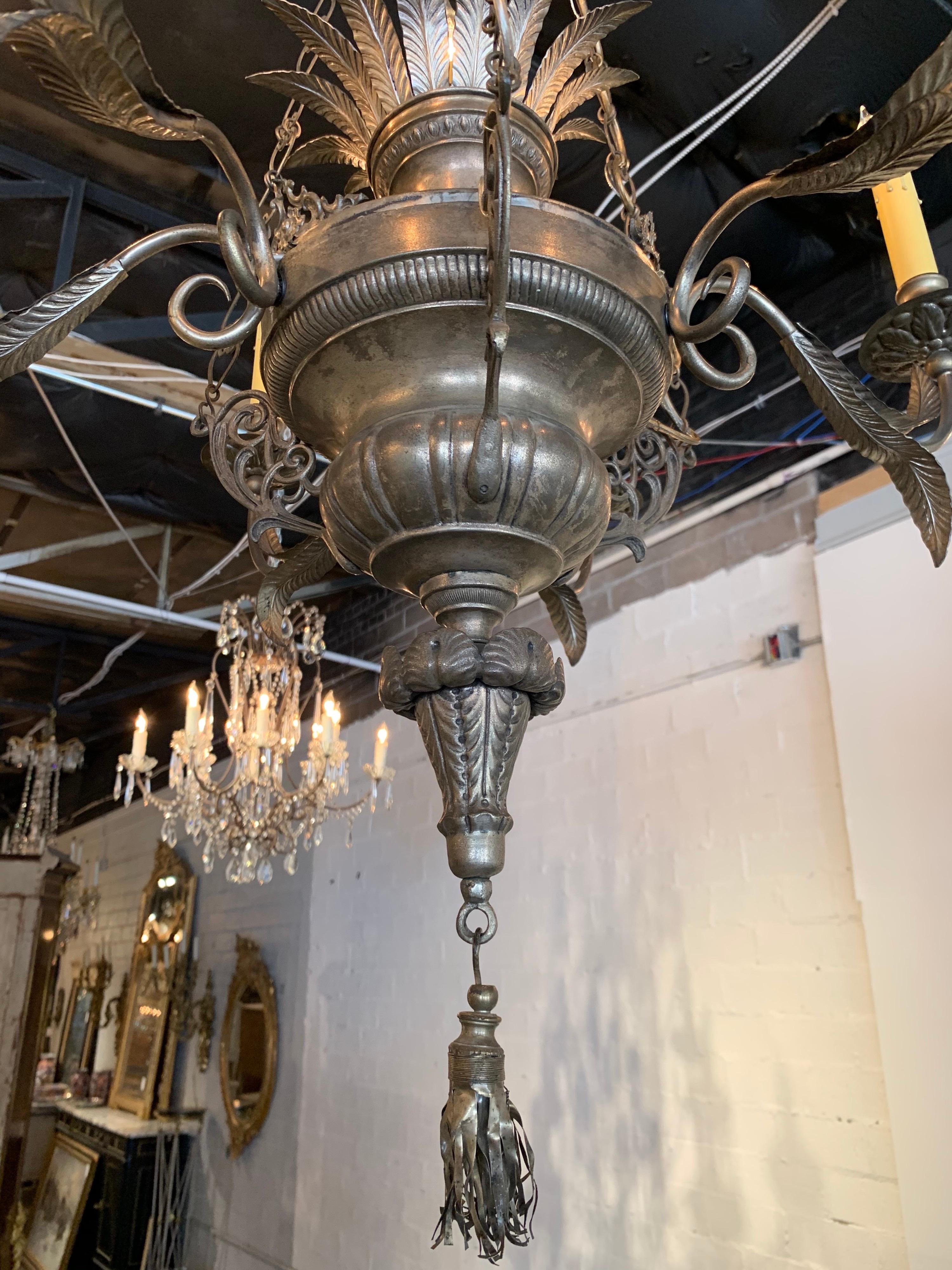 Italiano Lampadario a 6 luci in ottone argentato italiano del XIX secolo in vendita