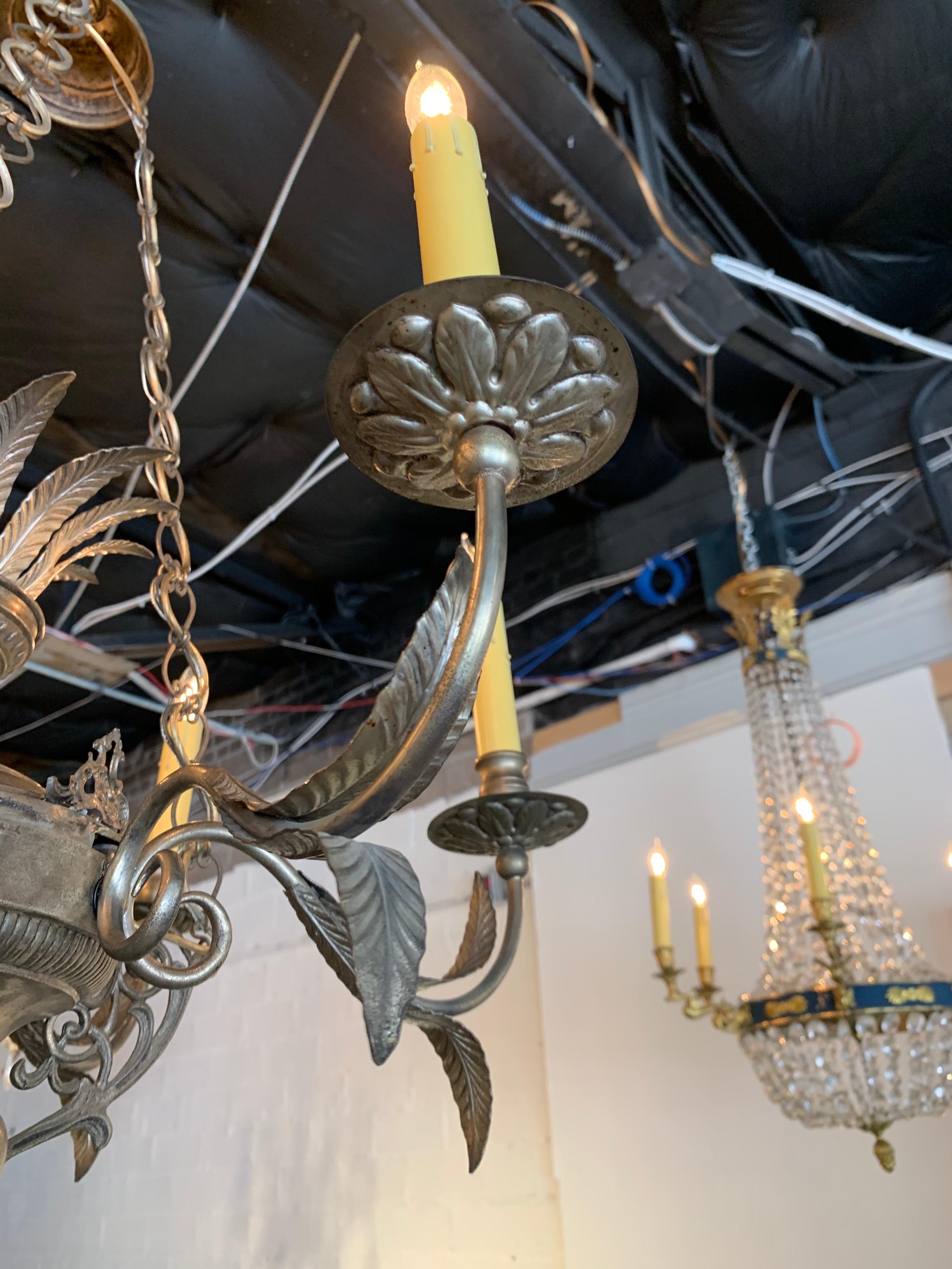 Lampadario a 6 luci in ottone argentato italiano del XIX secolo In condizioni buone in vendita a Dallas, TX