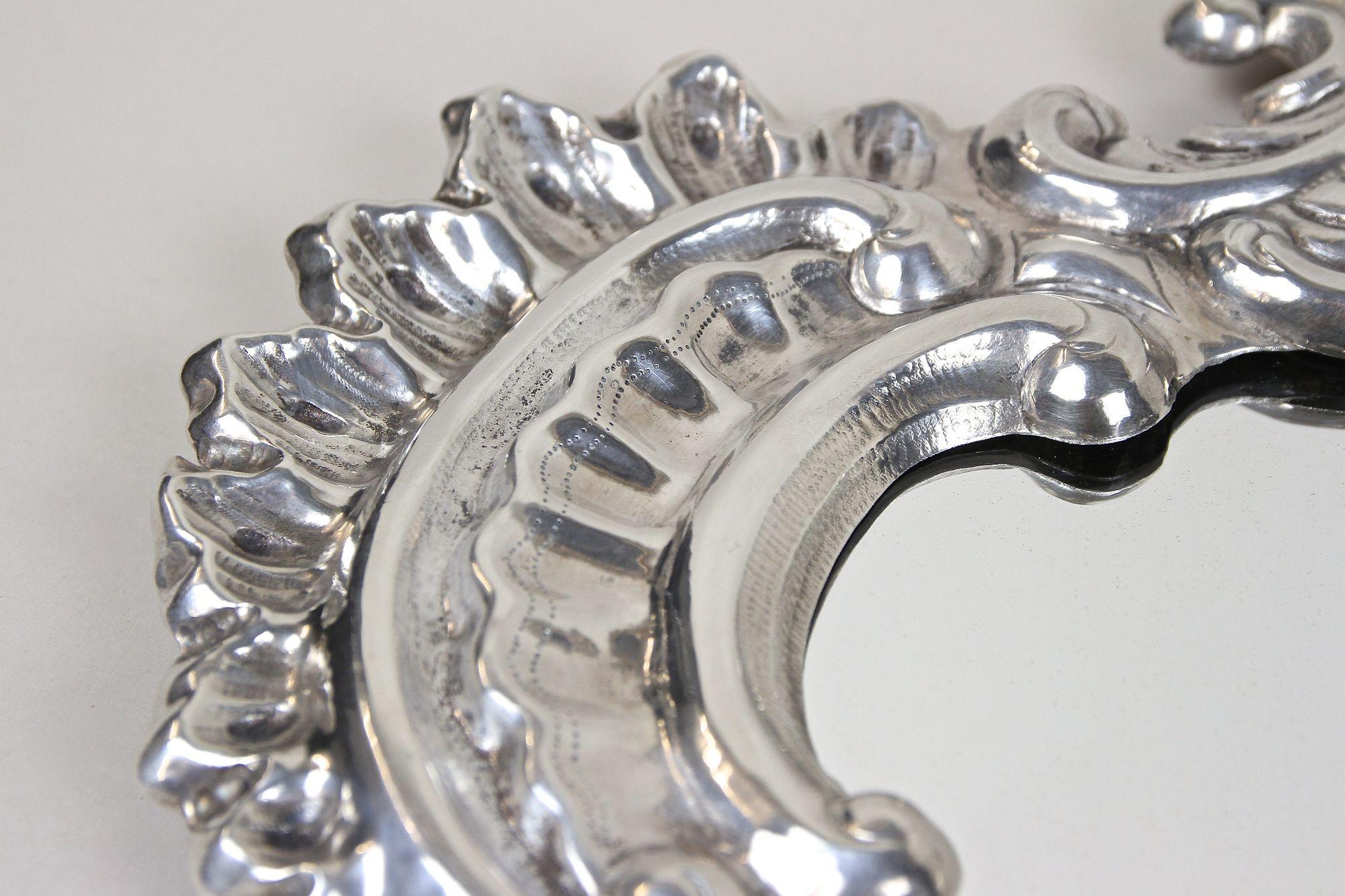 19. Jahrhundert Italienischer versilberter Wandspiegel, geprägtes Kupfer, Venedig ca. 1880 im Angebot 7