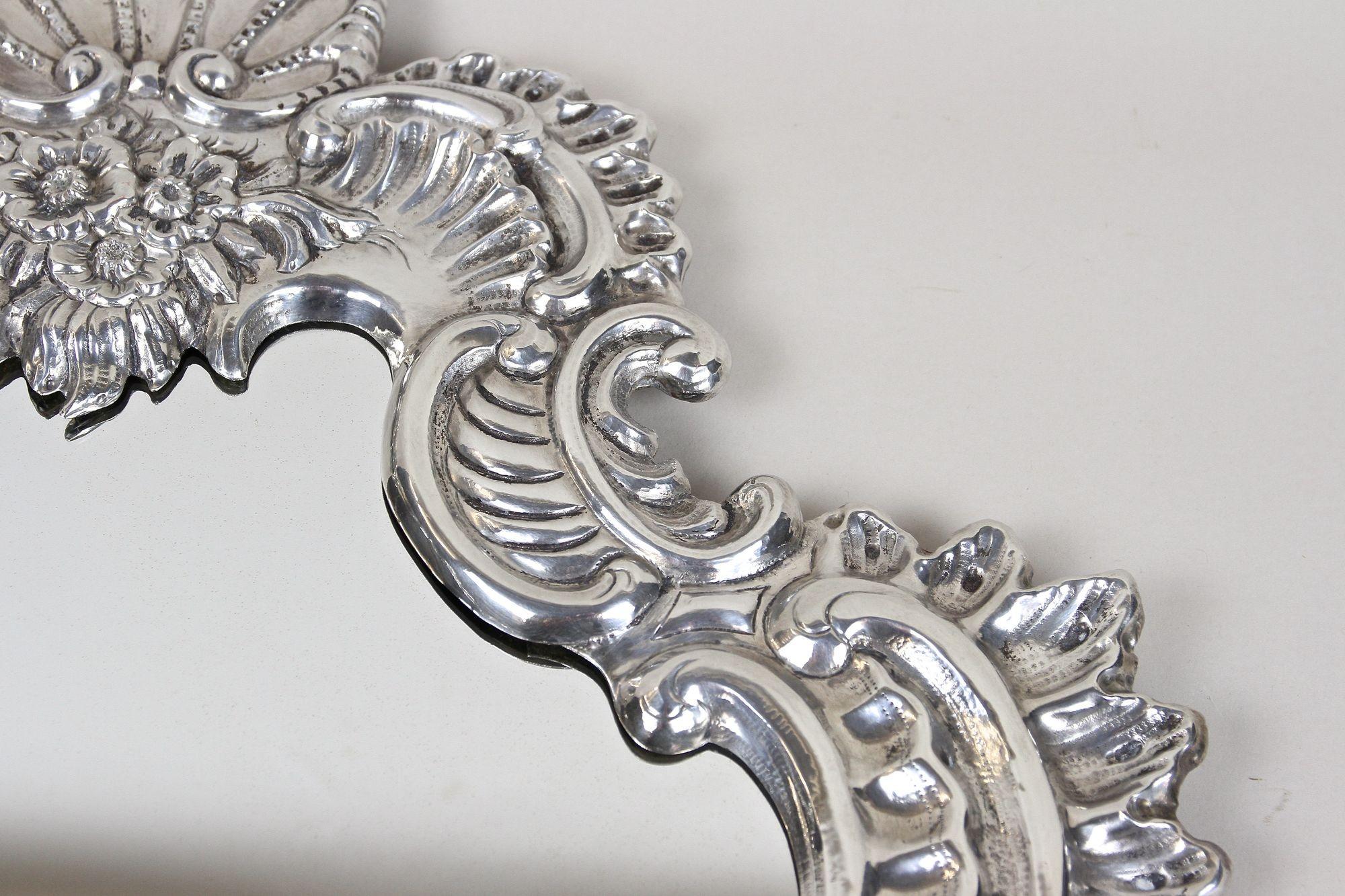 19. Jahrhundert Italienischer versilberter Wandspiegel, geprägtes Kupfer, Venedig ca. 1880 im Angebot 10