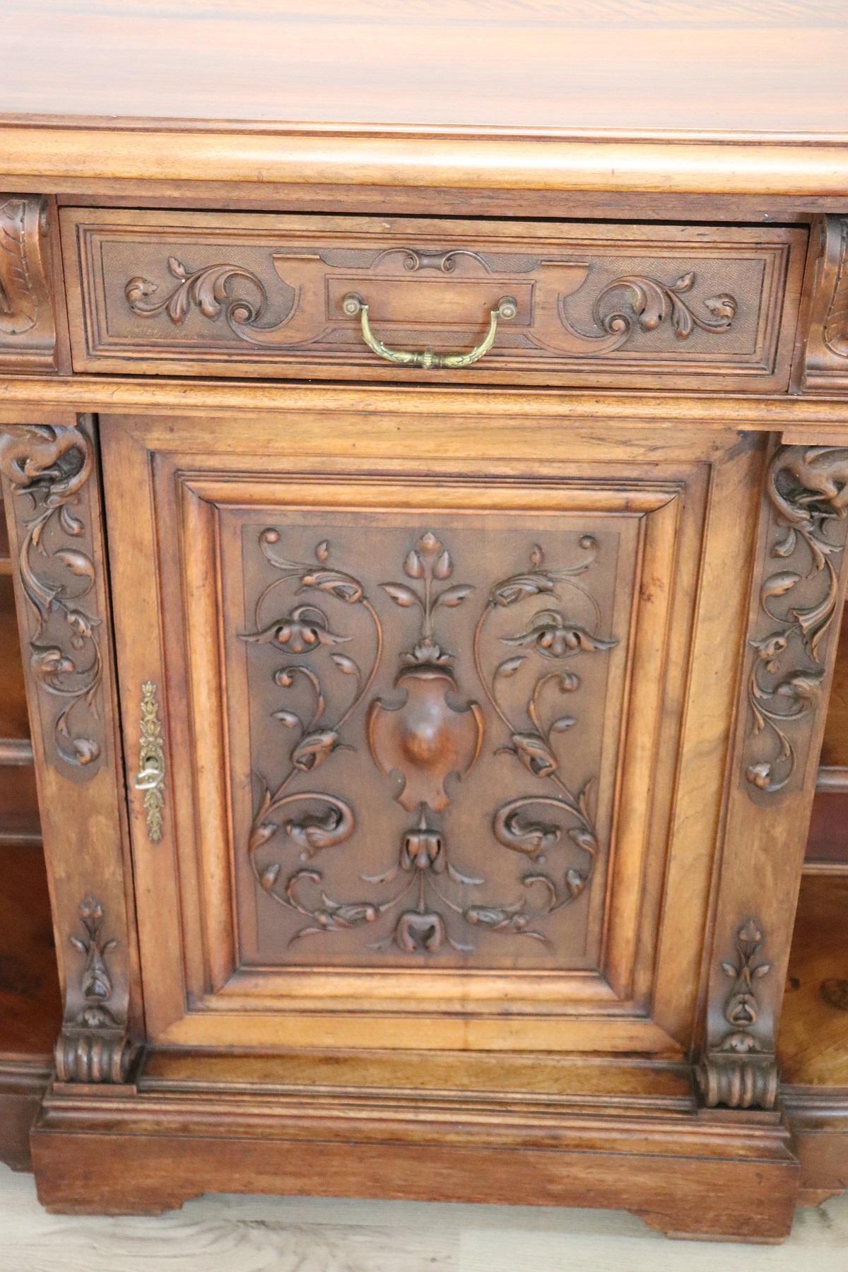 19th Century Italian Solid Carved Walnut Antique Sideboard or Buffet, 1880s In Excellent Condition In Casale Monferrato, IT