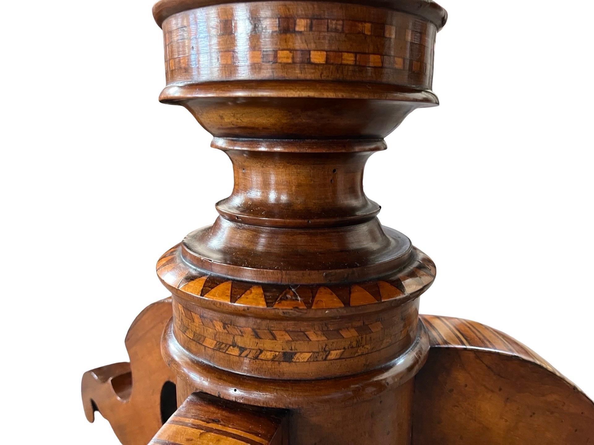 Empire Table d'appoint italienne incrustée Sorrento du 19ème siècle en vente