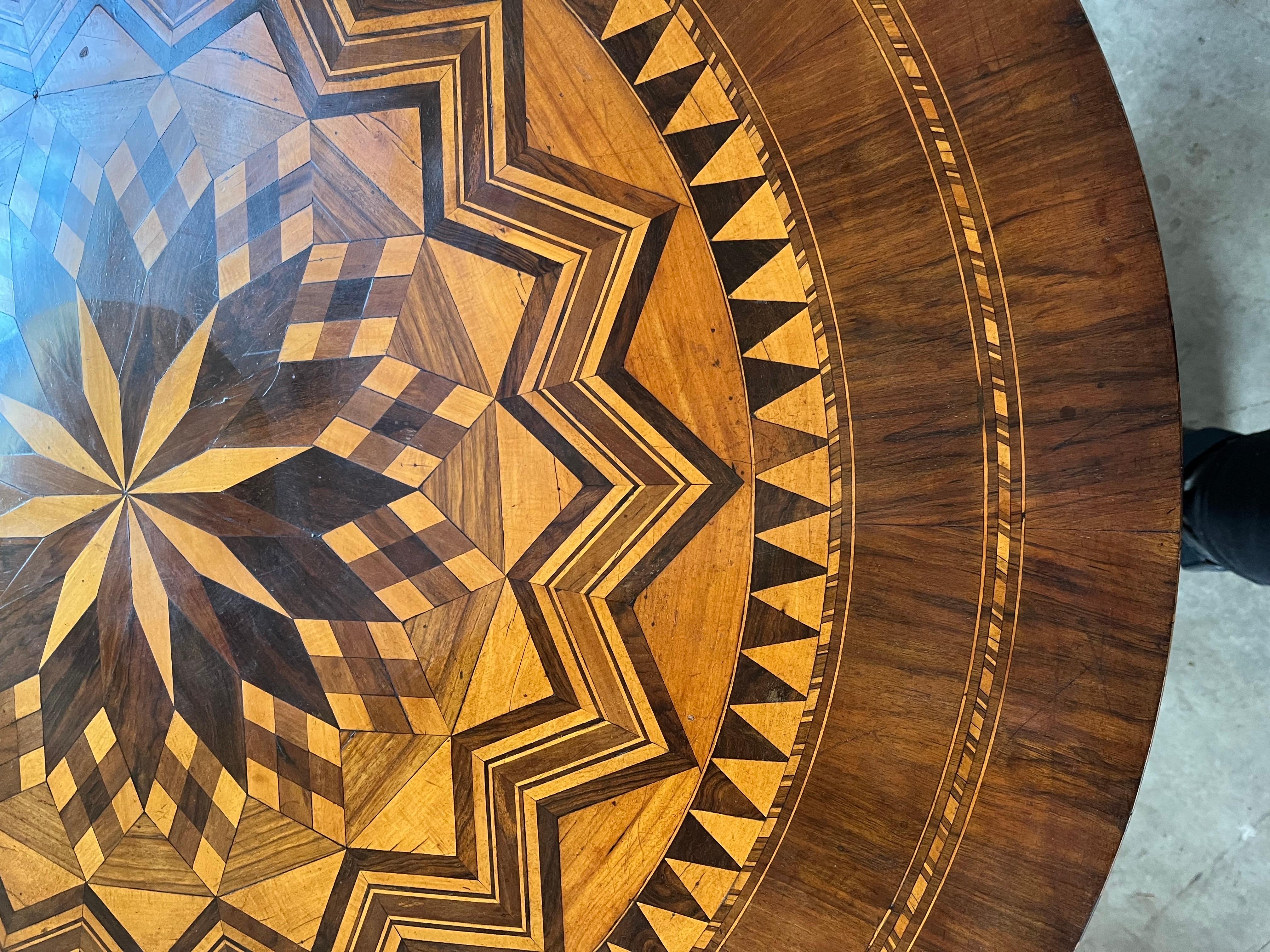 XIXe siècle Table d'appoint italienne incrustée Sorrento du 19ème siècle en vente