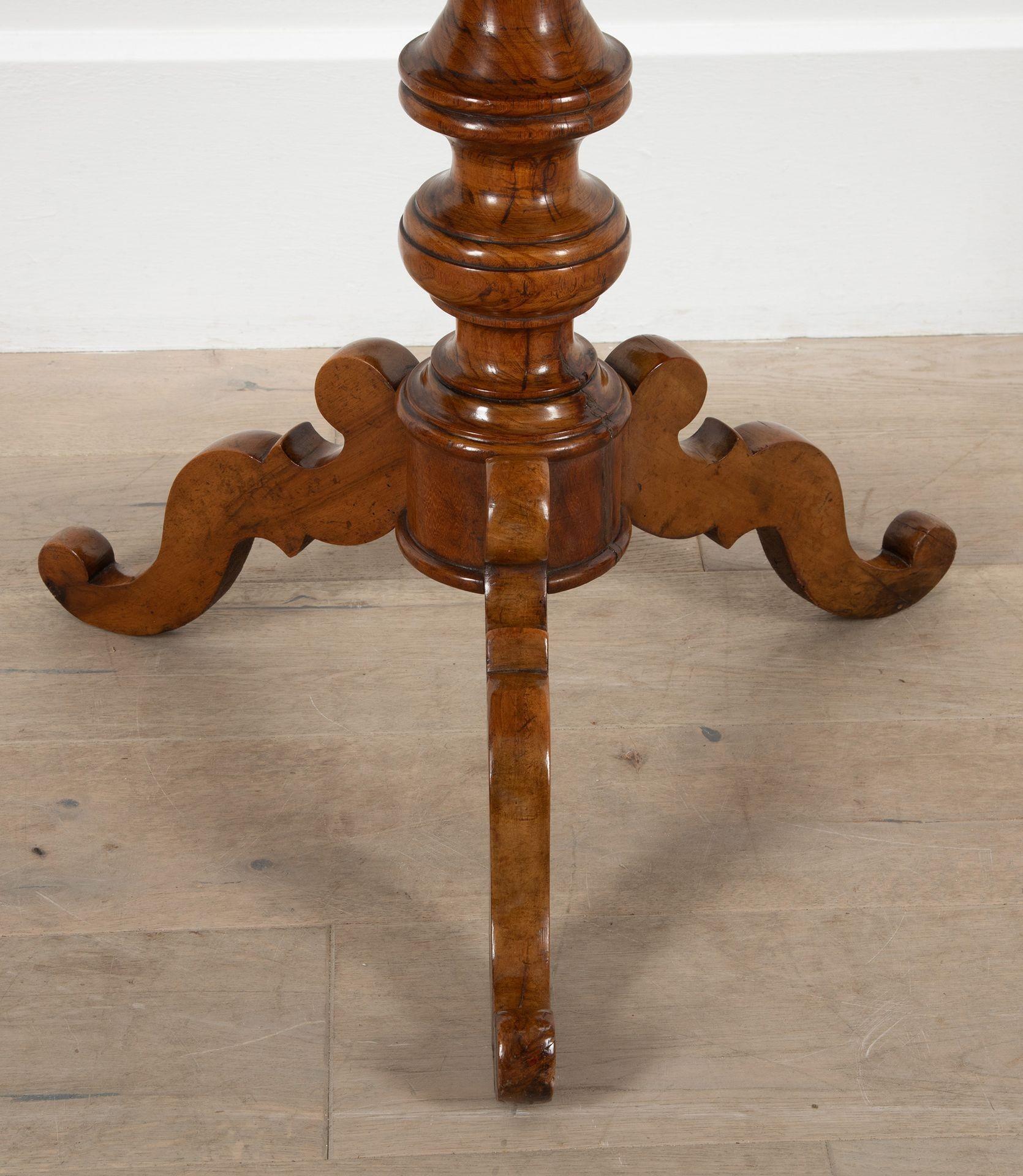 Table italienne Sorrento du 19e siècle en vente 5