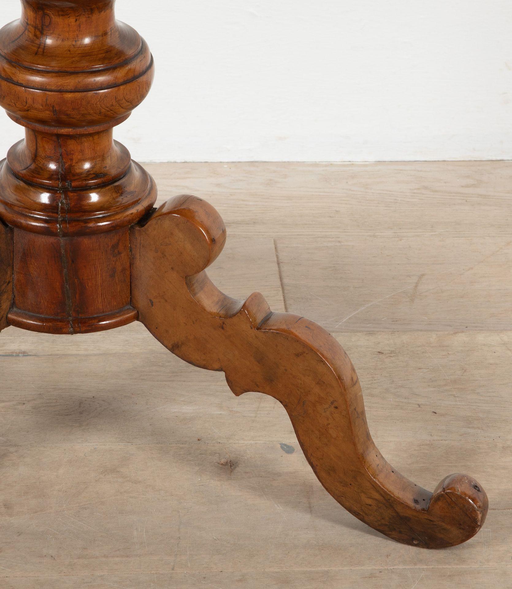 Table italienne Sorrento du 19e siècle en vente 7
