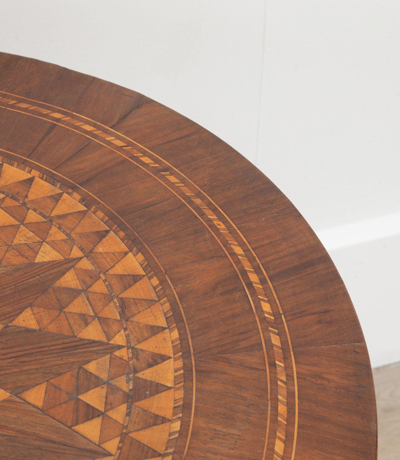 Milieu du XIXe siècle Table italienne Sorrento du 19e siècle en vente