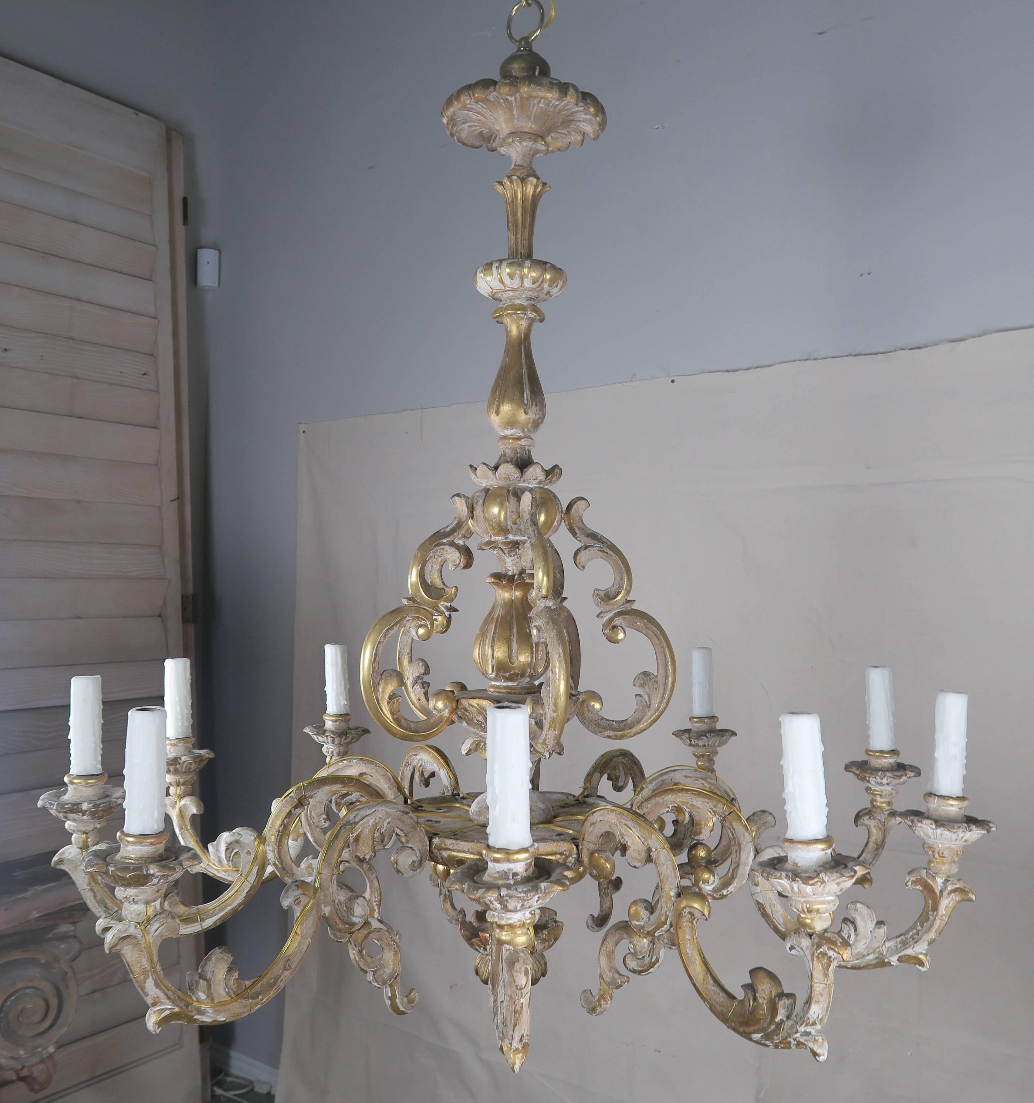 19th Century Italian Ten-Light Giltwood Chandelier 6