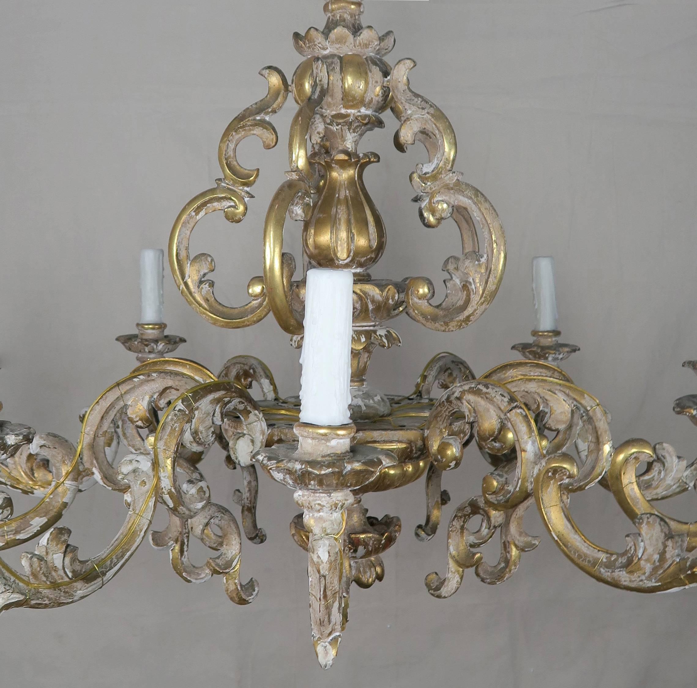 19th Century Italian Ten-Light Giltwood Chandelier 2