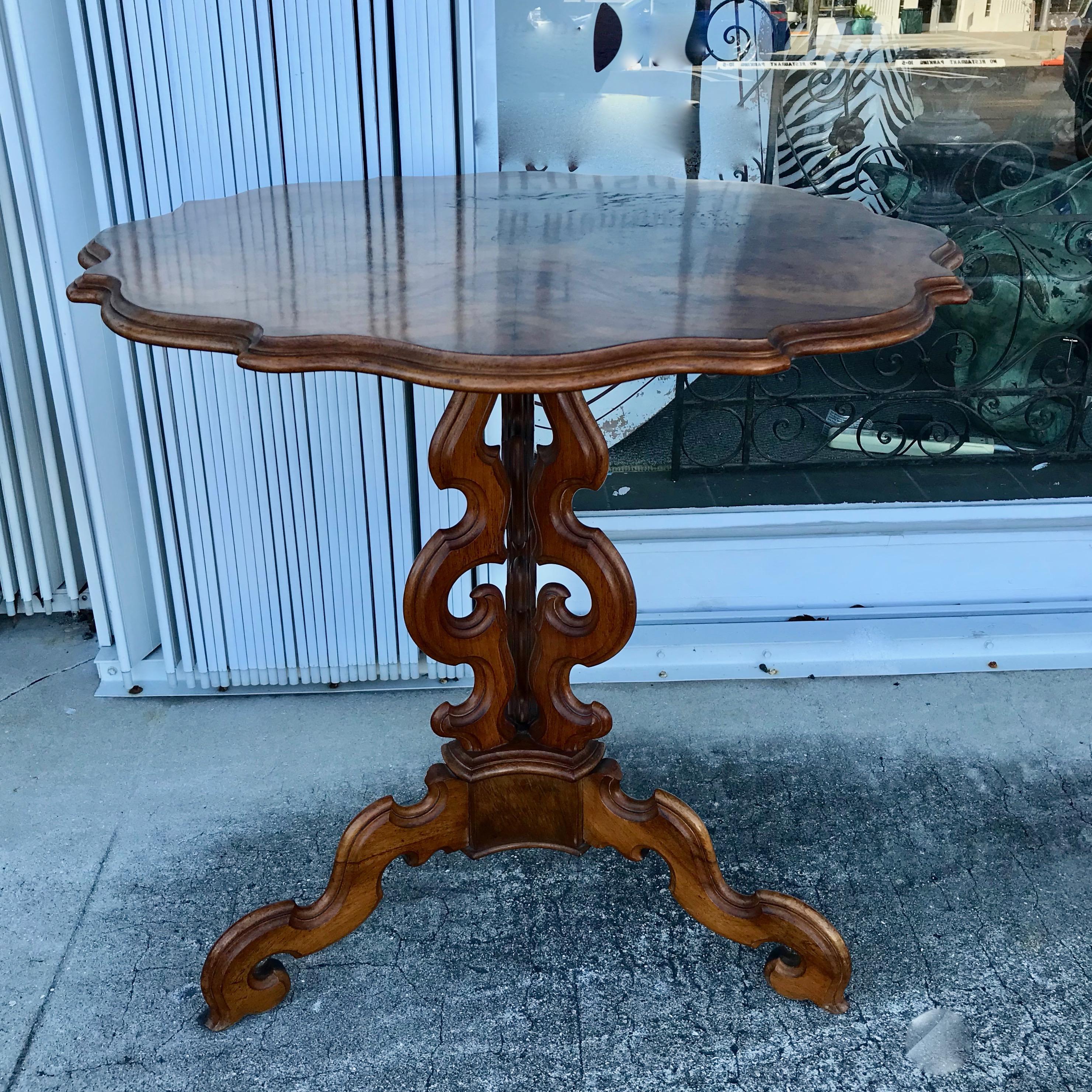 19TH Century Italian Tilt Top Table In Good Condition For Sale In West Palm Beach, FL