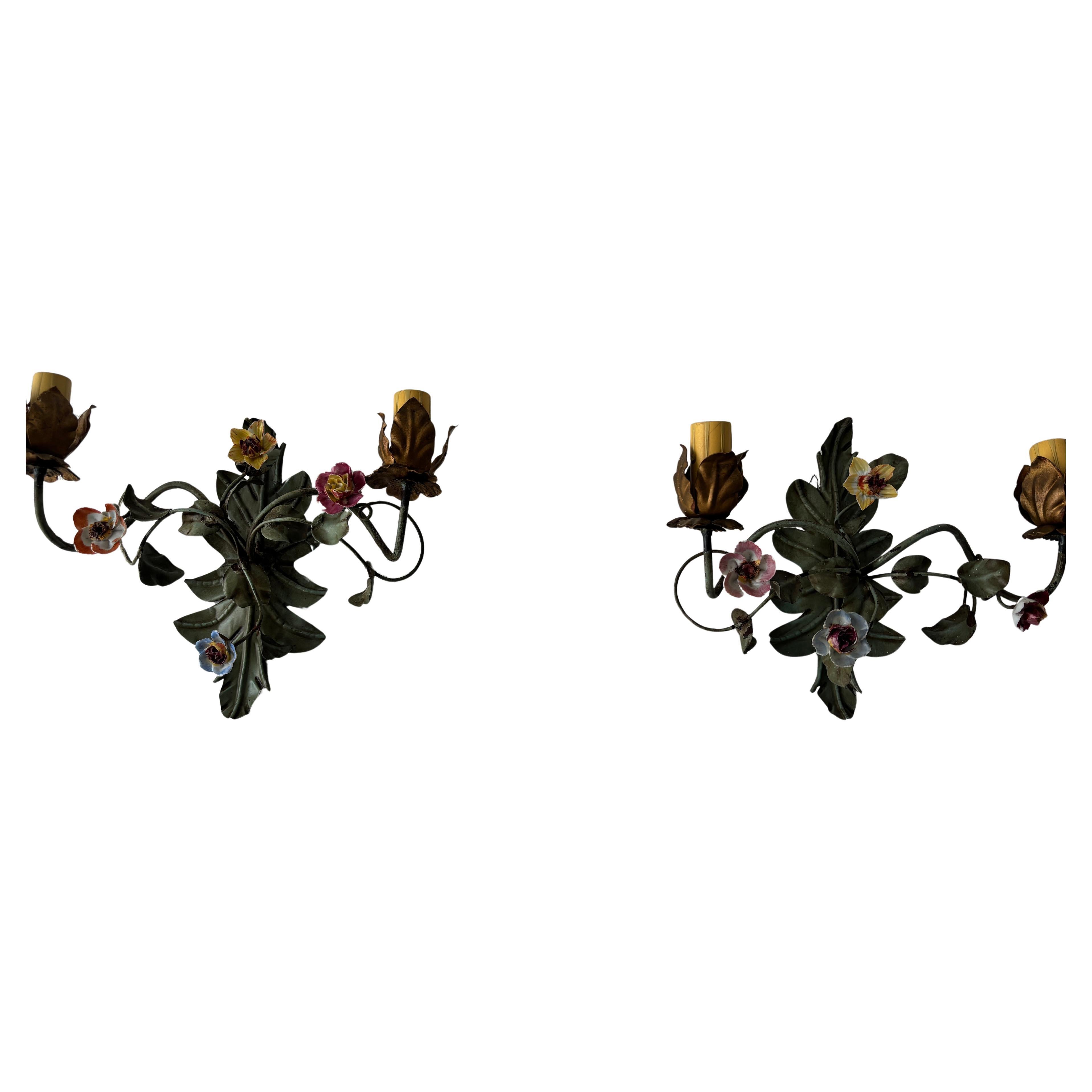 Polychrome italienische Wandleuchter aus Zinn und Porzellan mit Rosen aus dem 19. Jahrhundert