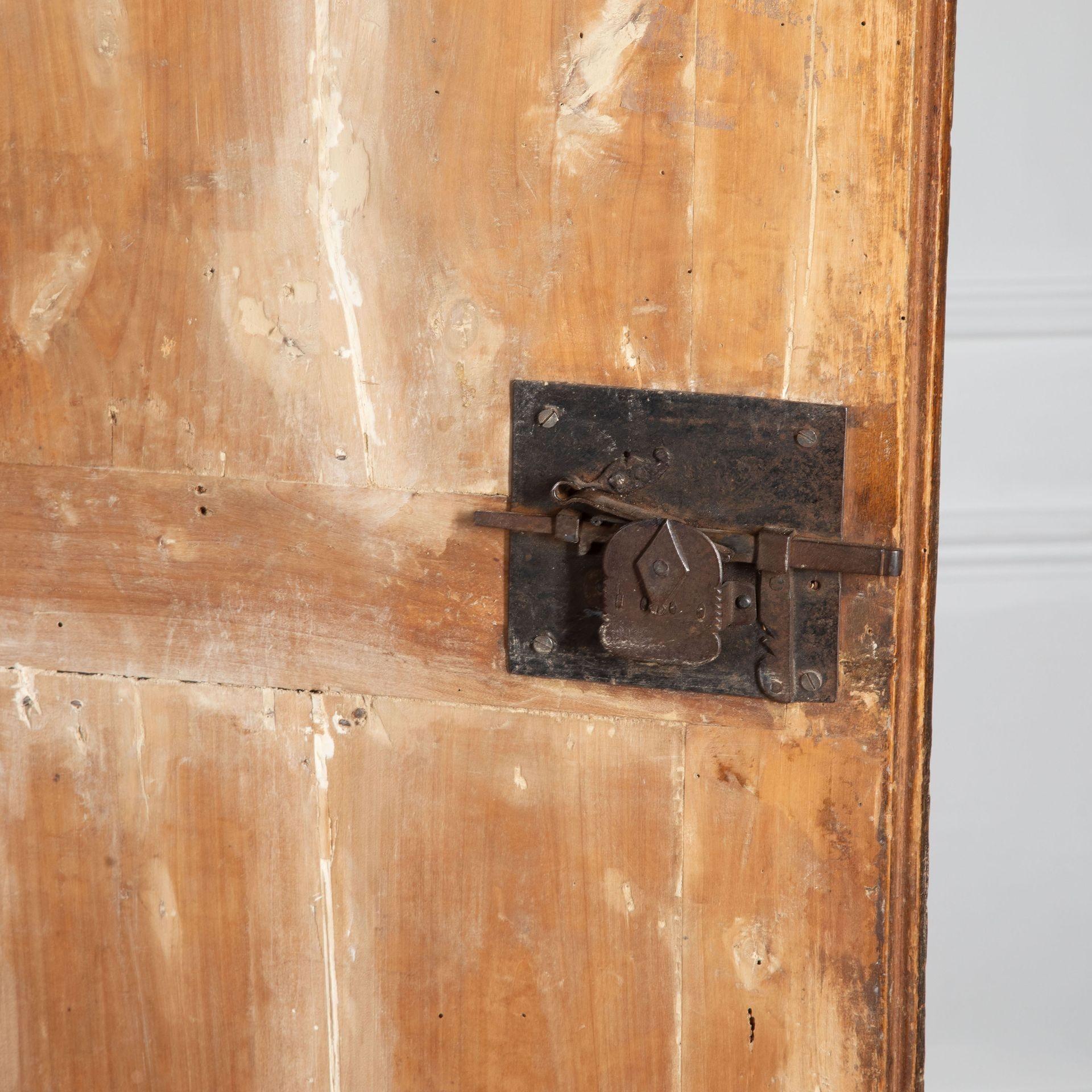 19th Century Italian Tuscan Armoire For Sale 9