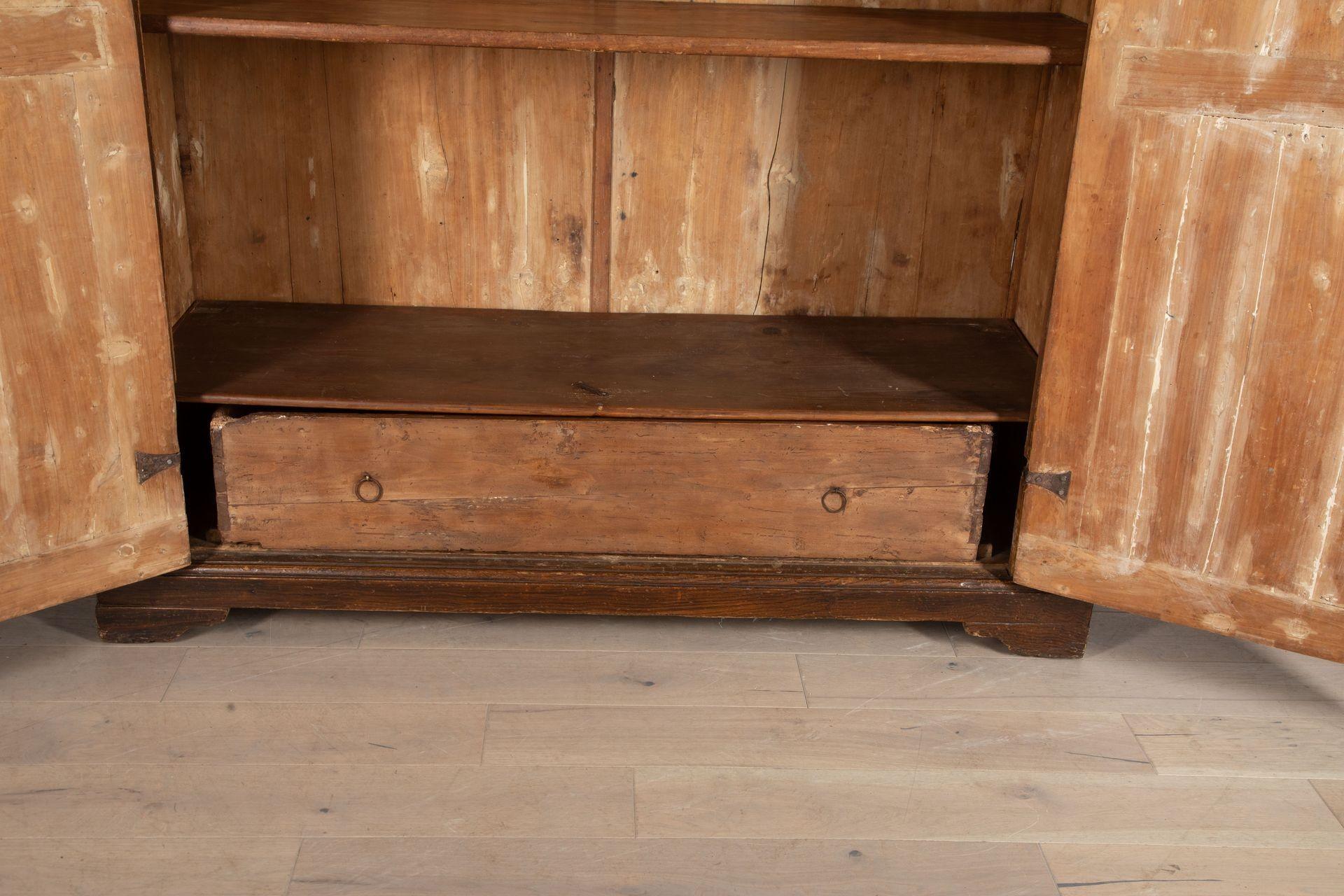 19th Century Italian Tuscan Armoire For Sale 10