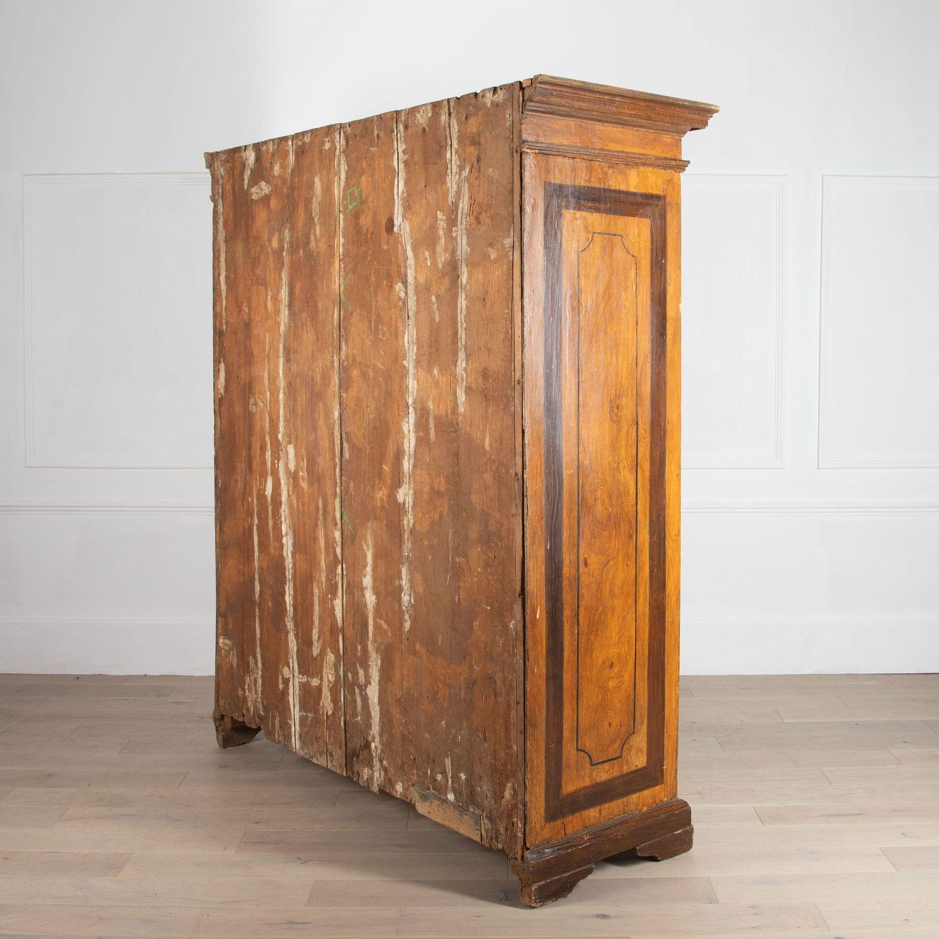 19th Century Italian Tuscan Armoire In Good Condition For Sale In Gloucestershire, GB
