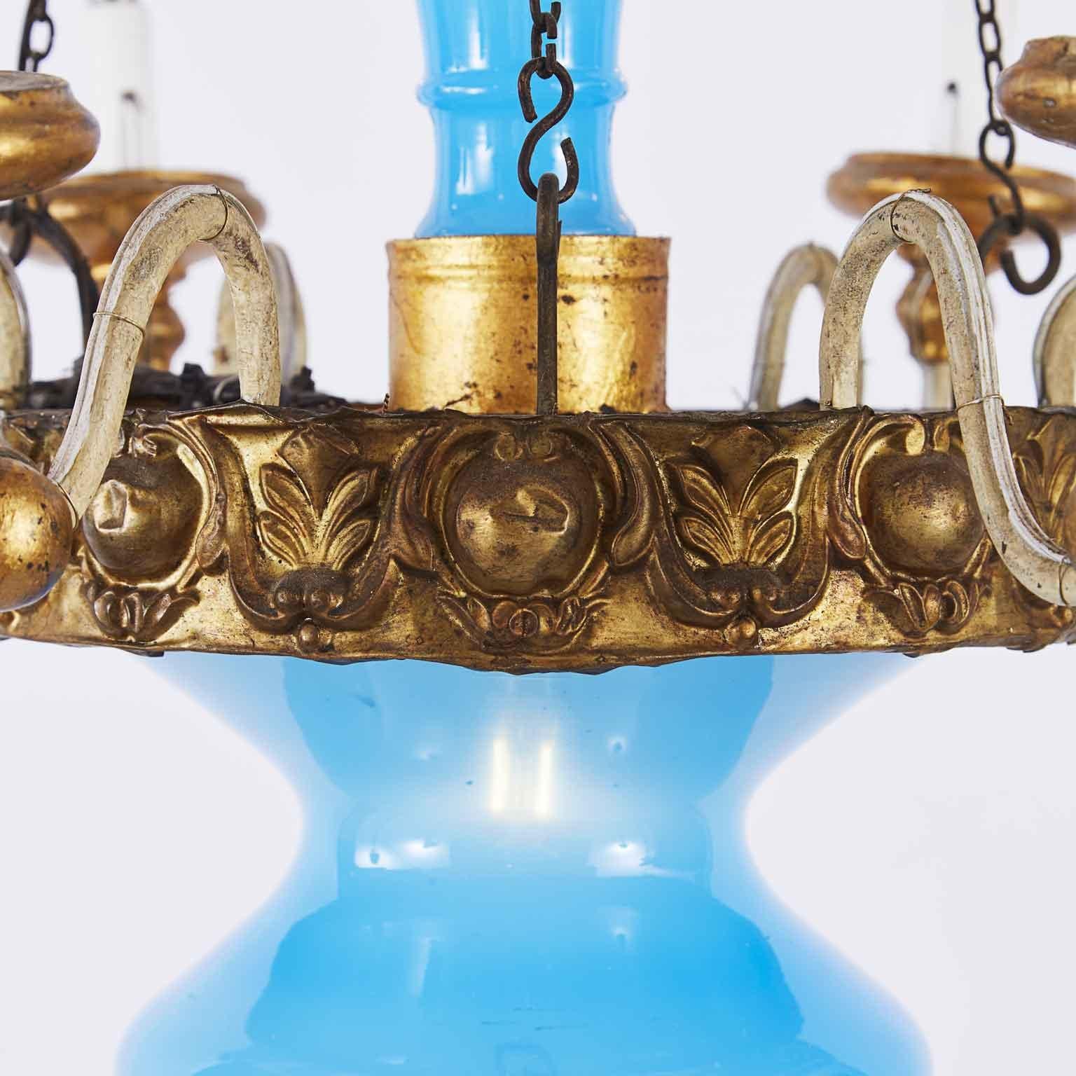 19th Century, Italian, Tuscan Seven Light Chandelier Blue Glass Gilded Details In Good Condition For Sale In Milan, IT