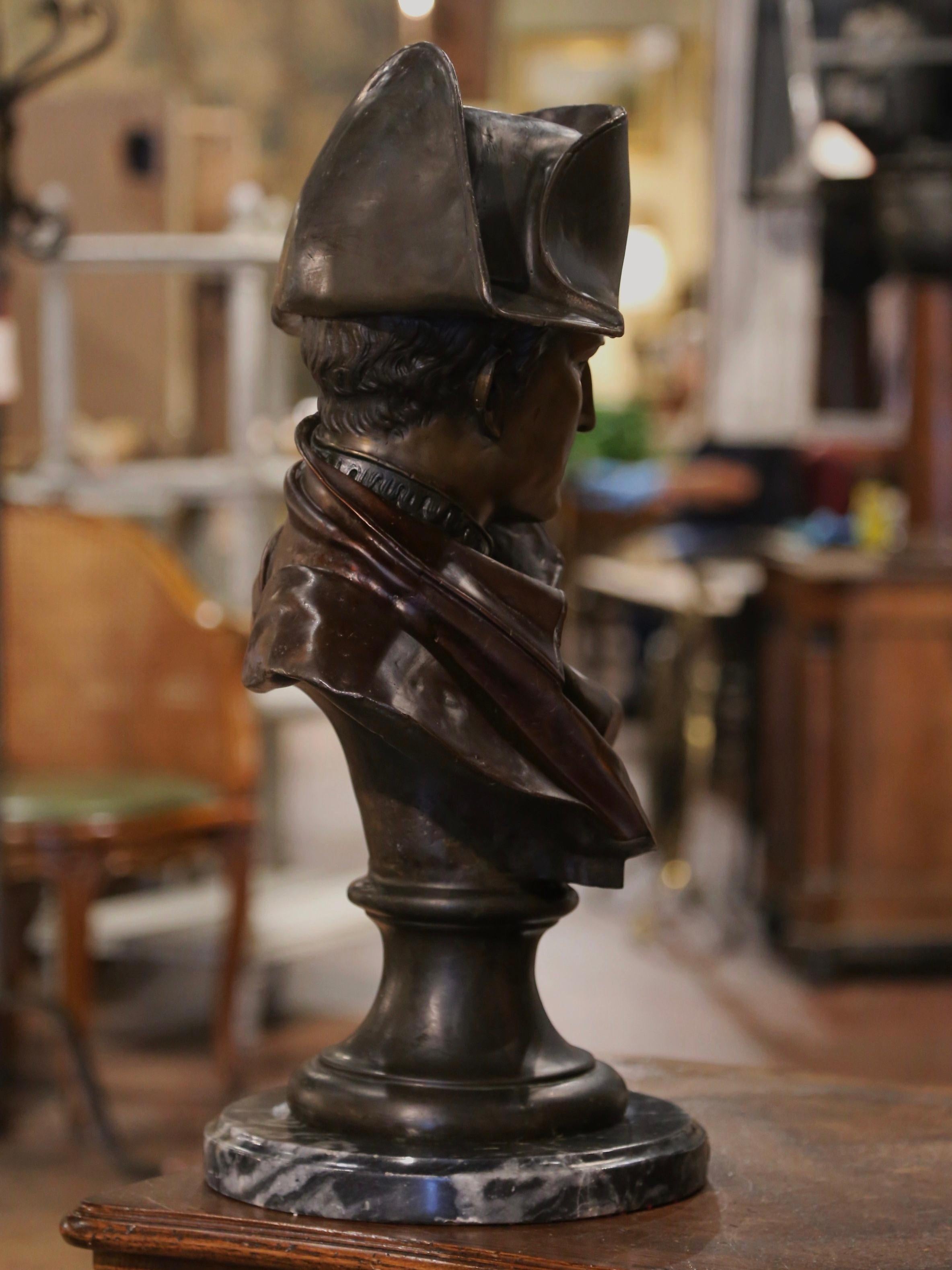 Marmo Busto di Napoleone in speltro bicolore del XIX secolo firmato Colombo e datato 1885 in vendita