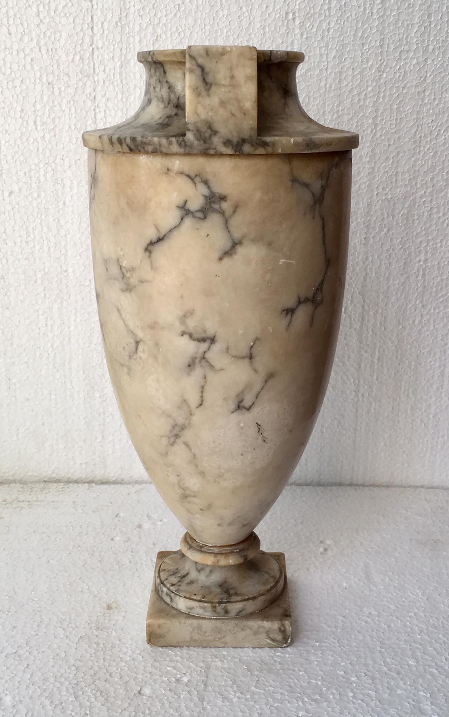 19th Century Italian Vase or Urn Neoclassical Style In Good Condition In Madrid, ES