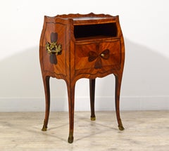 XIXe siècle, Cabinet italien en bois central plaqué de style Rococo