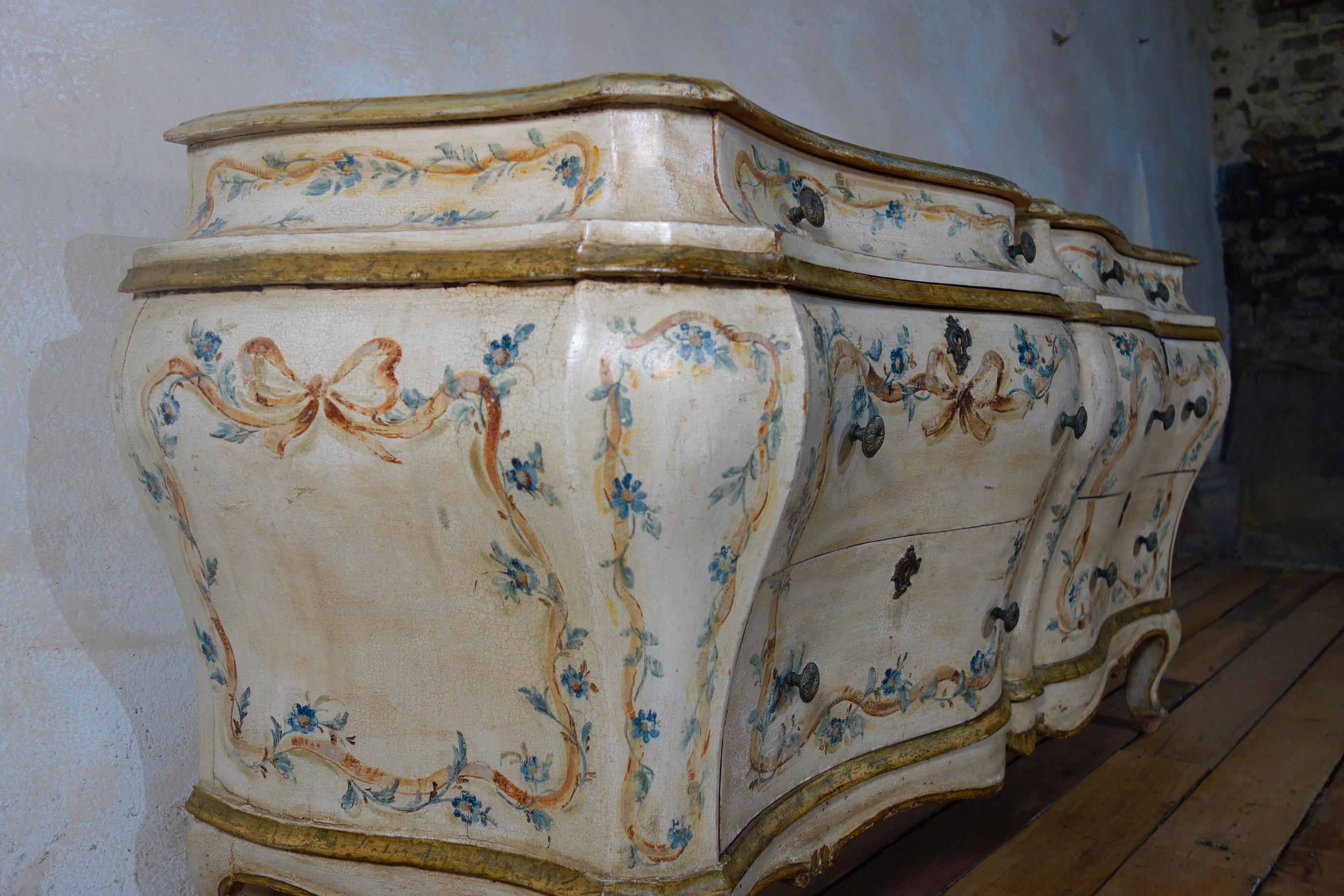 Hand-Painted 19th Century Italian Venetian Cream Floral Painted Bombe Sideboard - Commode