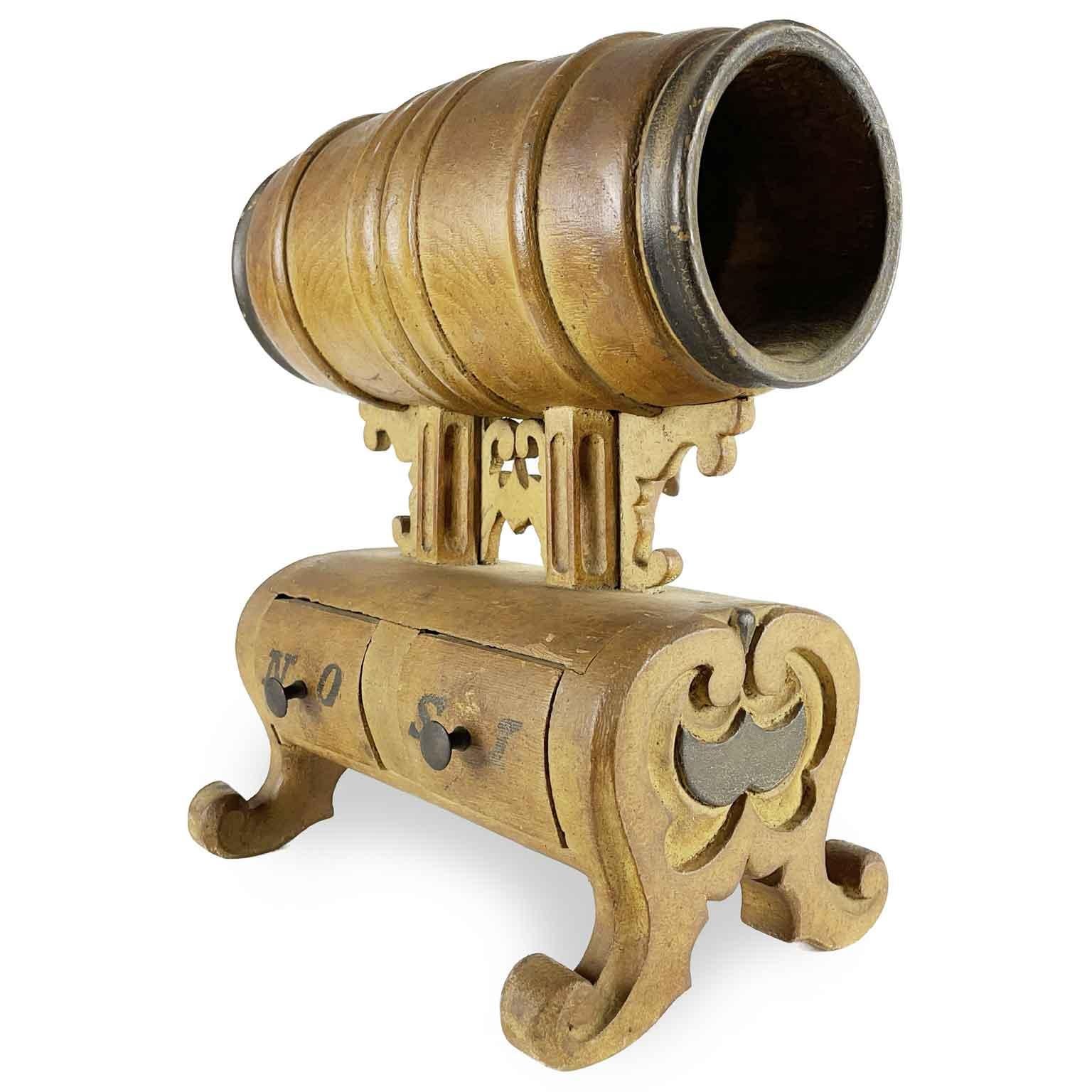 Urna electoral italiana del siglo XIX Urna electoral de barril tallado de la Cofradía Toscana Neoclásico en venta