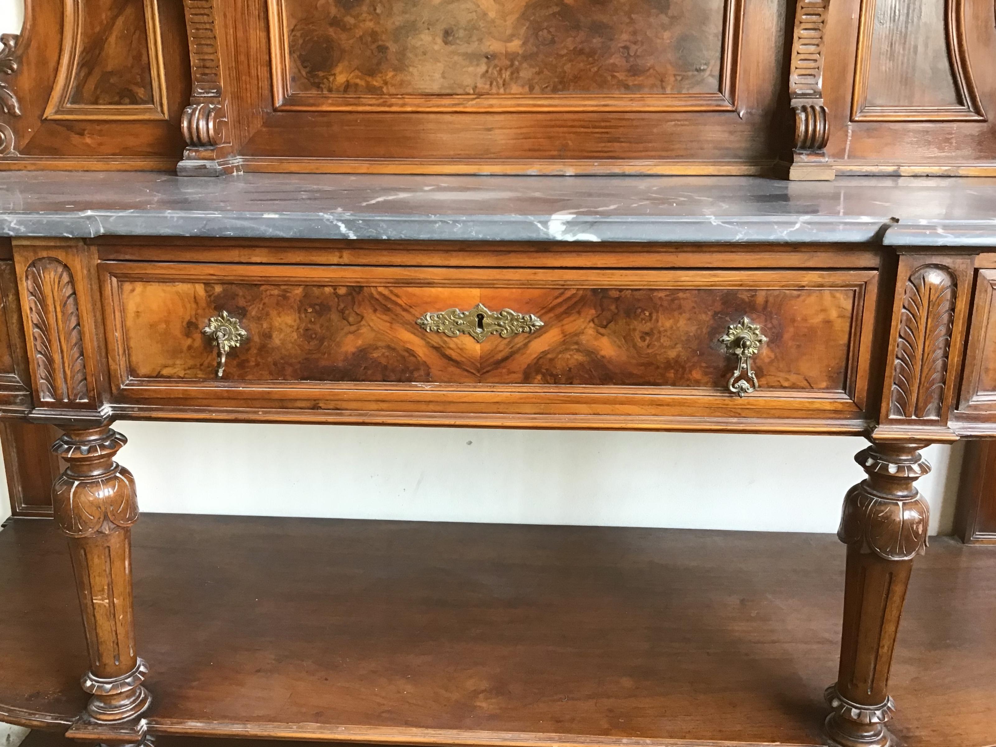 19th Century Italian Walnut and Briar-Root Cupboard with Marble Top, 1890s For Sale 5