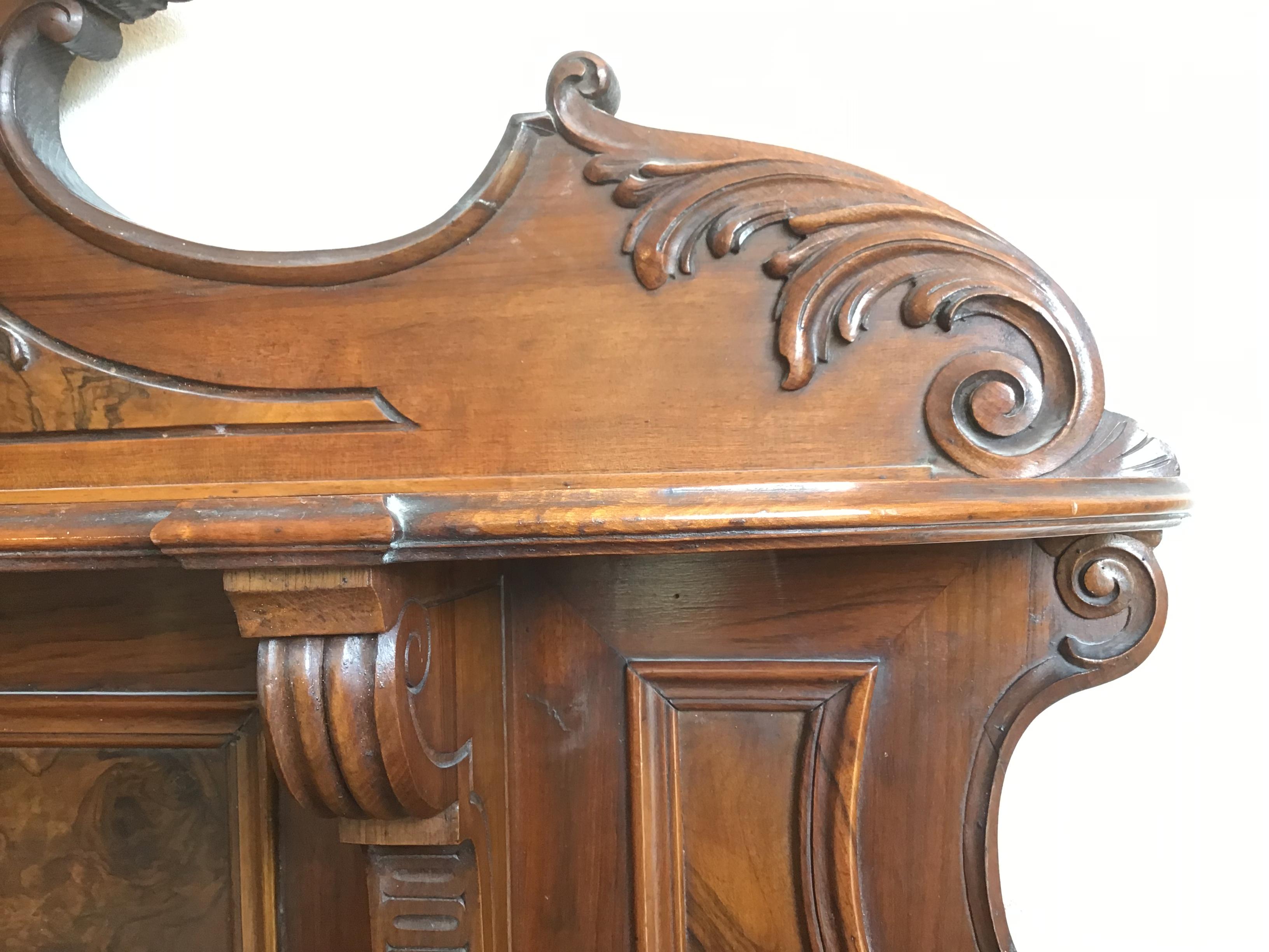 19th Century Italian Walnut and Briar-Root Cupboard with Marble Top, 1890s For Sale 2