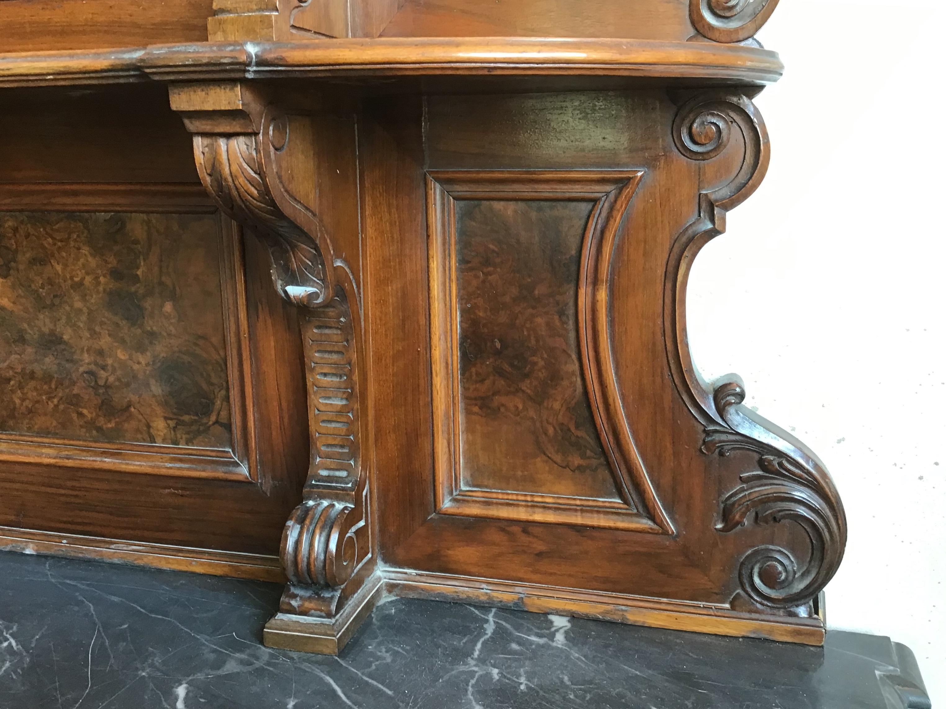 19th Century Italian Walnut and Briar-Root Cupboard with Marble Top, 1890s For Sale 3