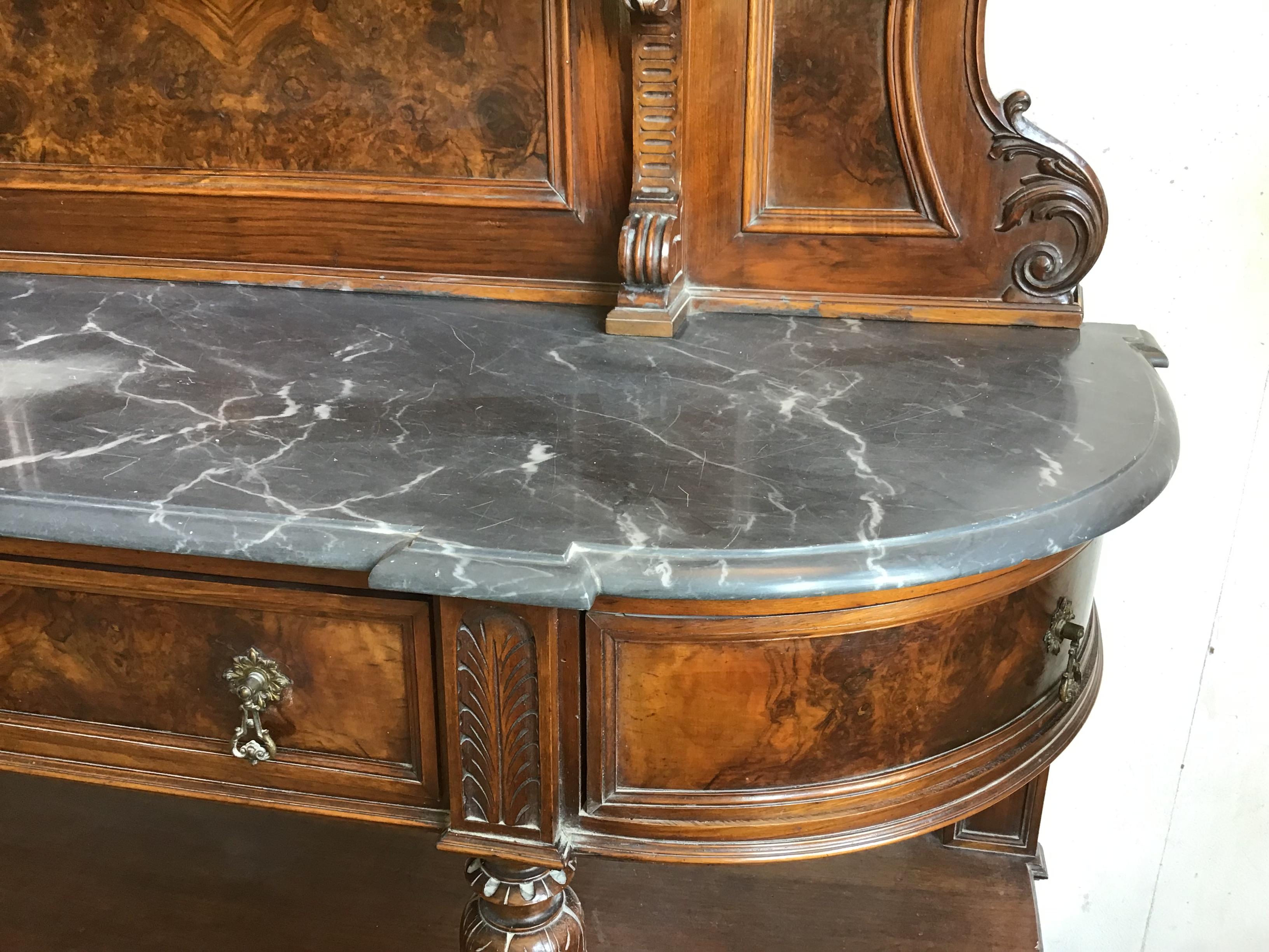 19th Century Italian Walnut and Briar-Root Cupboard with Marble Top, 1890s For Sale 4