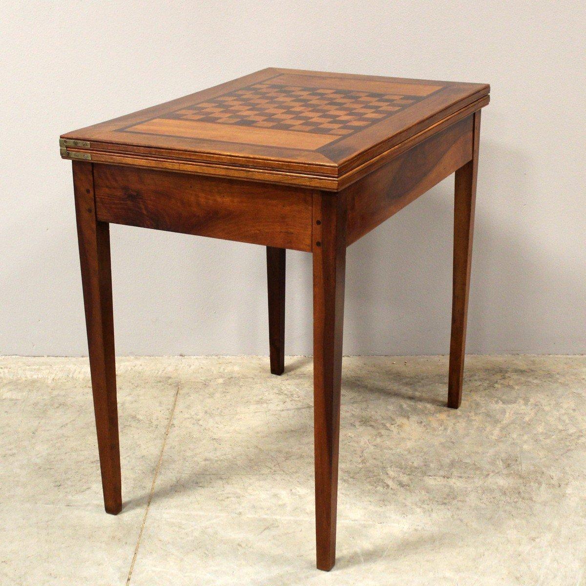19th Century Italian Walnut and Mahogany Game Table with Checkerboard Marquetry For Sale 5