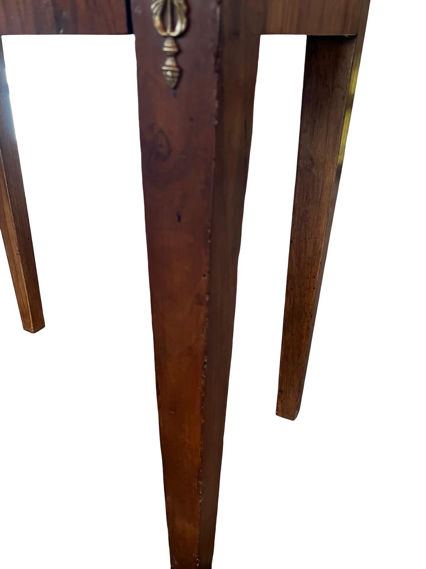 19th Century Italian Walnut Bedside Tables Pair For Sale 6