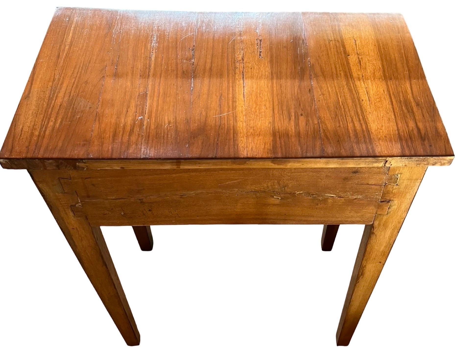 Brass 19th Century Italian Walnut Bedside Tables Pair For Sale