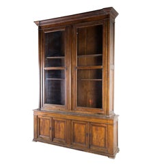Bibliothèque italienne en noyer du 19e siècle
