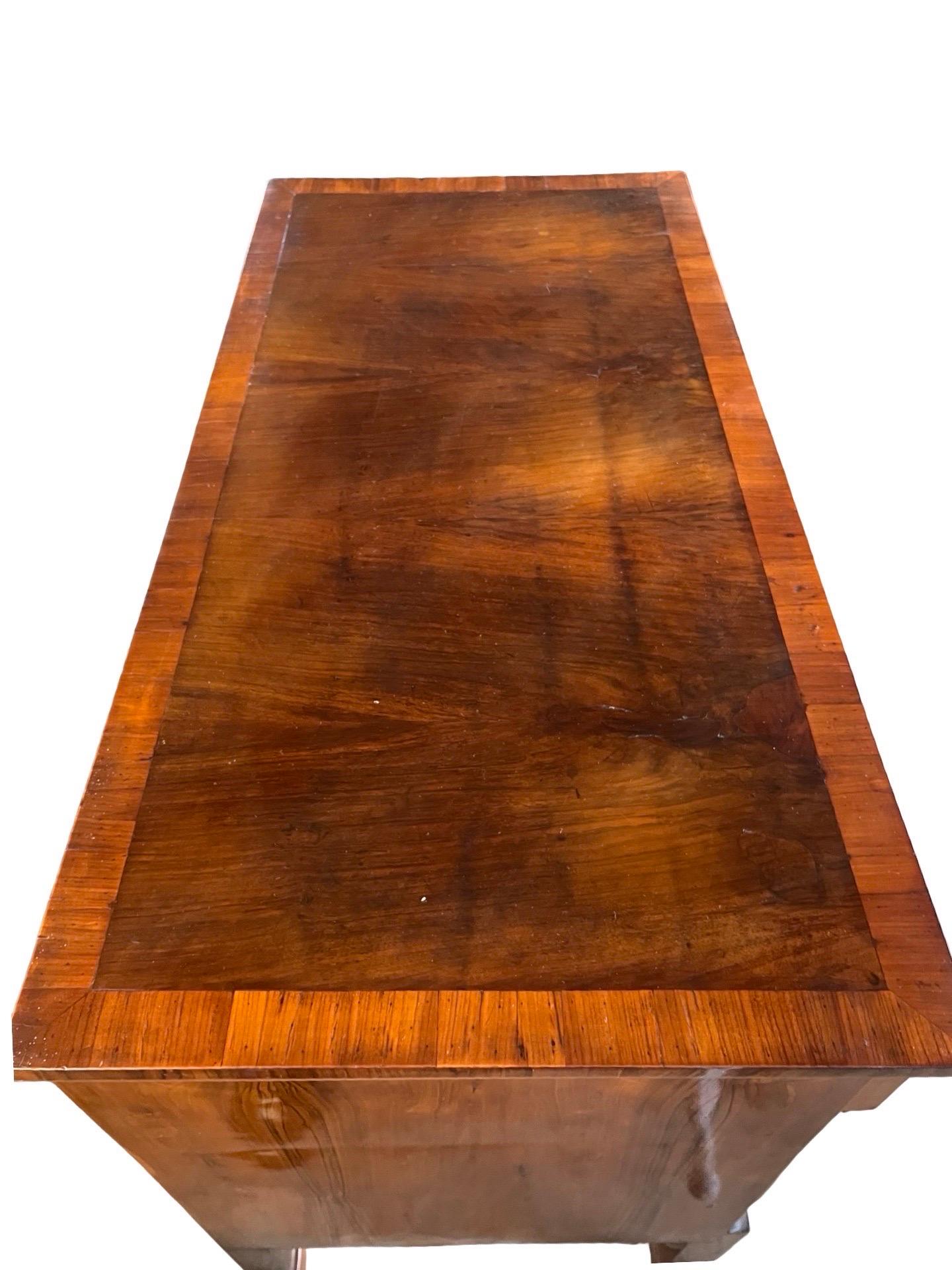 19th Century Italian Walnut Burl Empire Commode / Chest of Drawers For Sale 9
