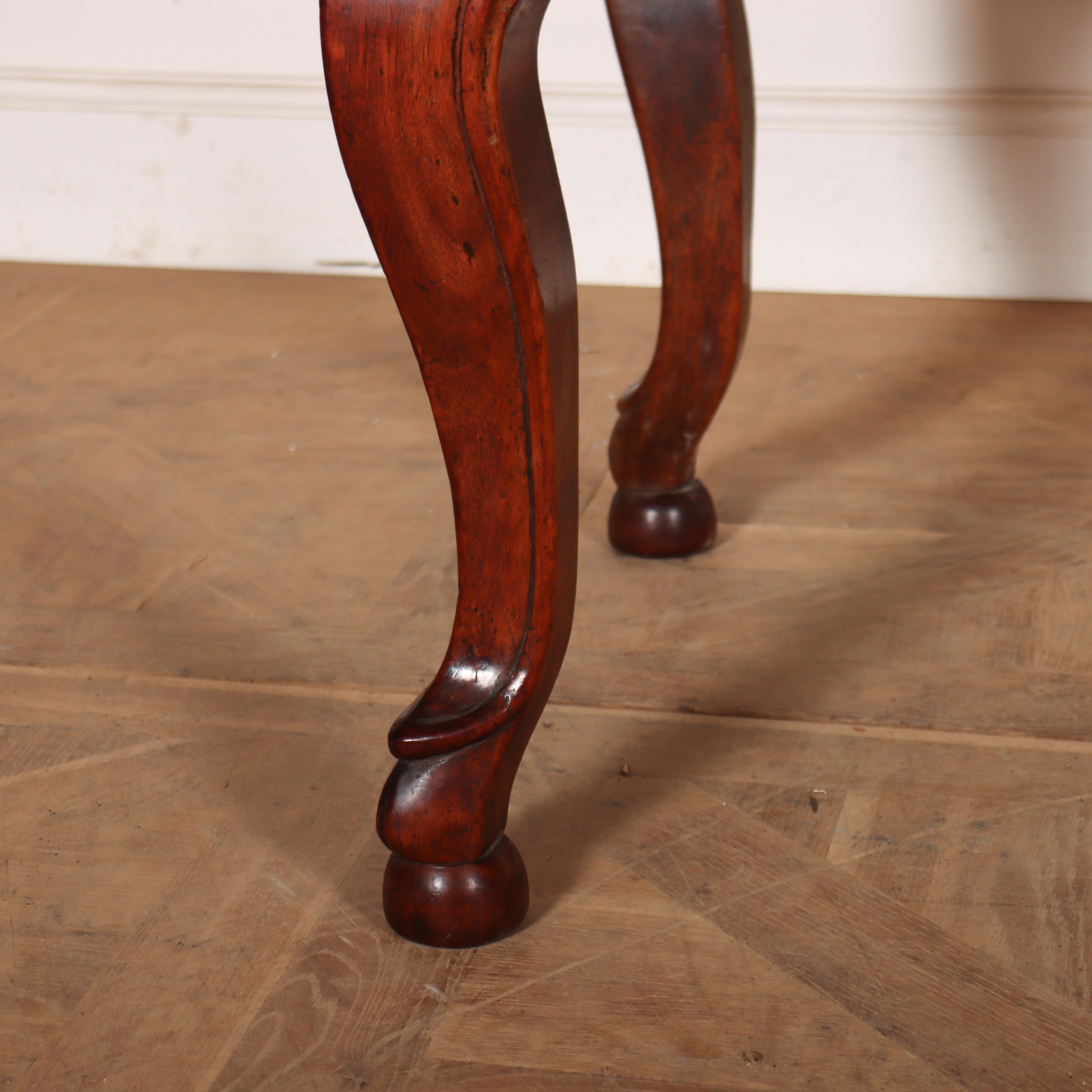 19th Century Italian Walnut Center Table In Good Condition For Sale In Leamington Spa, Warwickshire