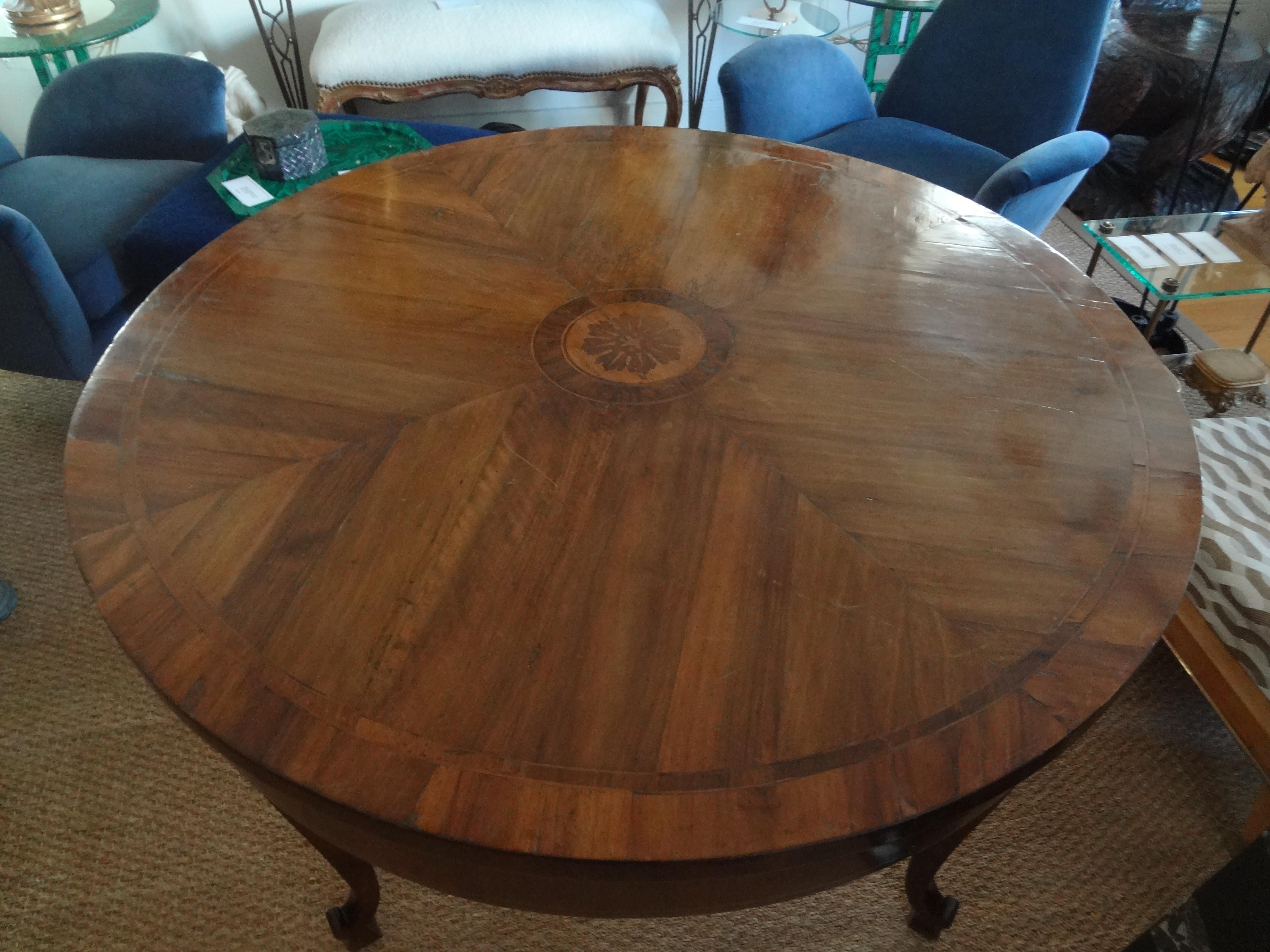 19th Century Italian Walnut Center Table Or Game Table For Sale 2