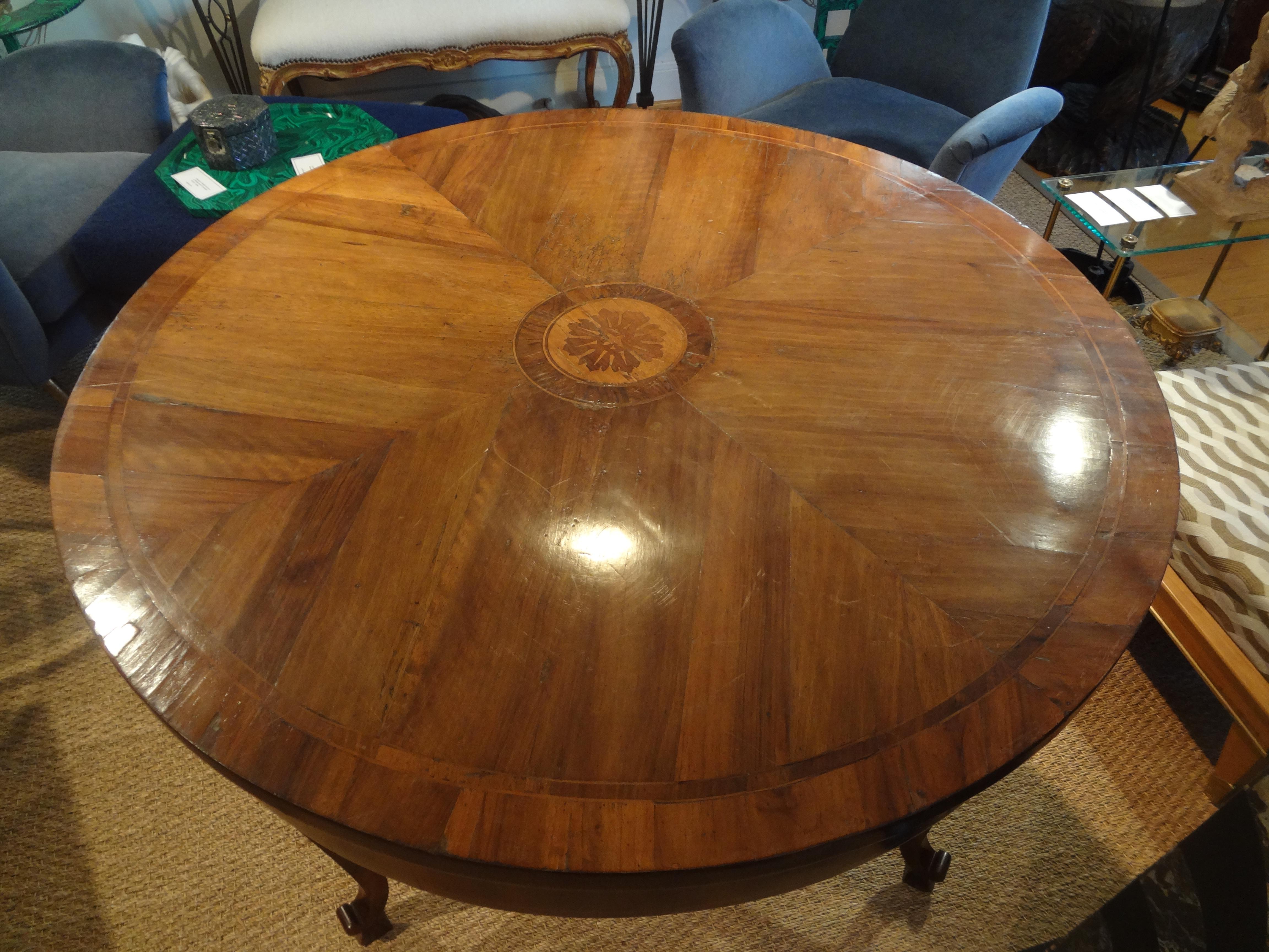 19th Century Italian Walnut Center Table Or Game Table For Sale 3